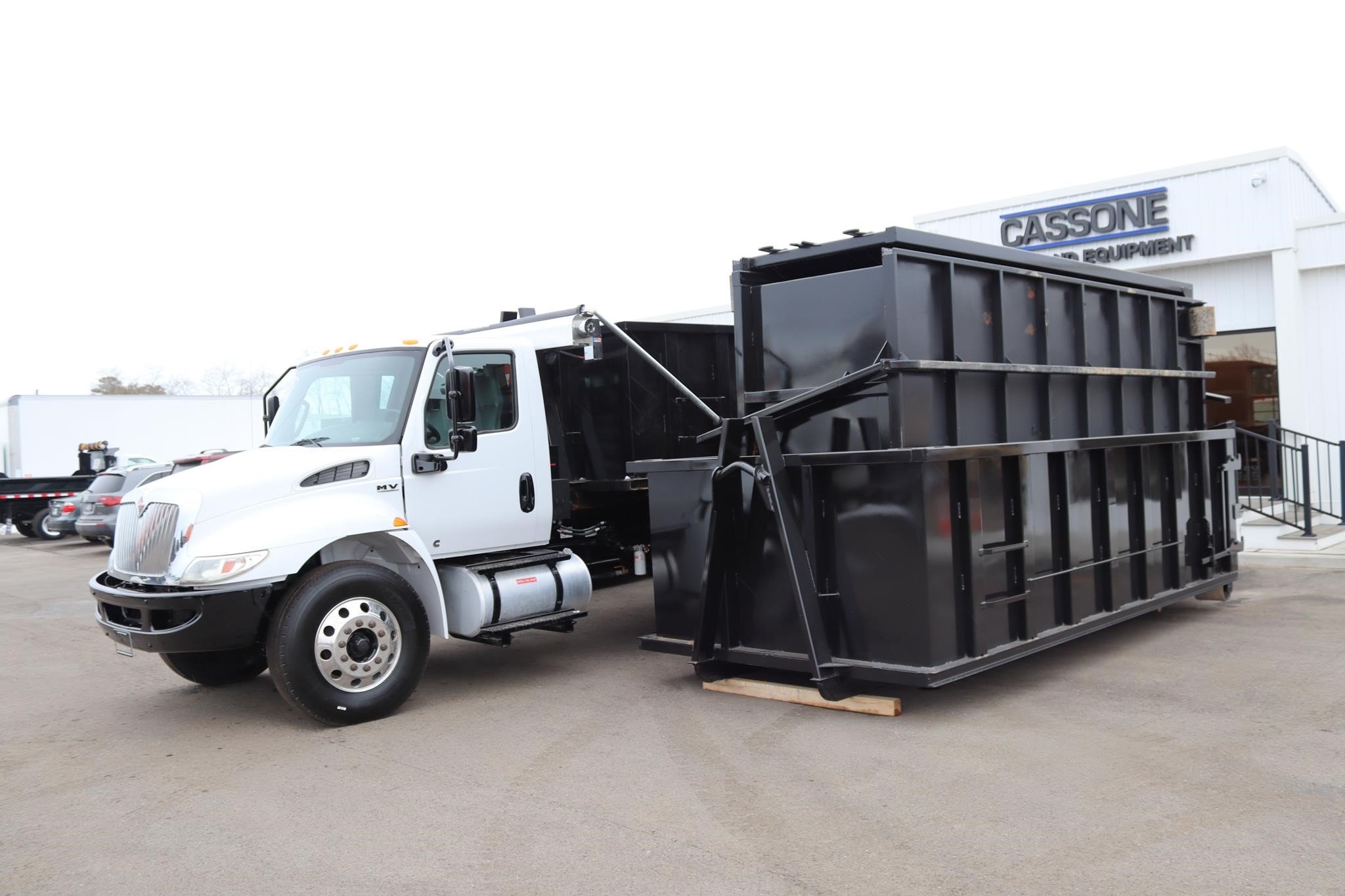 2020 INTERNATIONAL MV - image 2 of 6