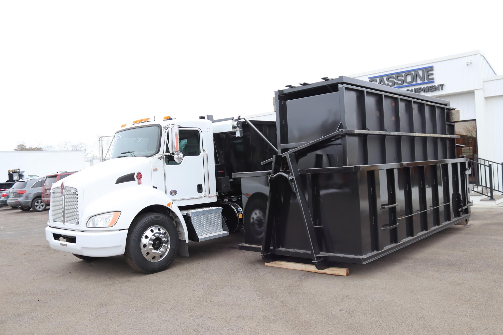 2021 KENWORTH T270 - image 2 of 6