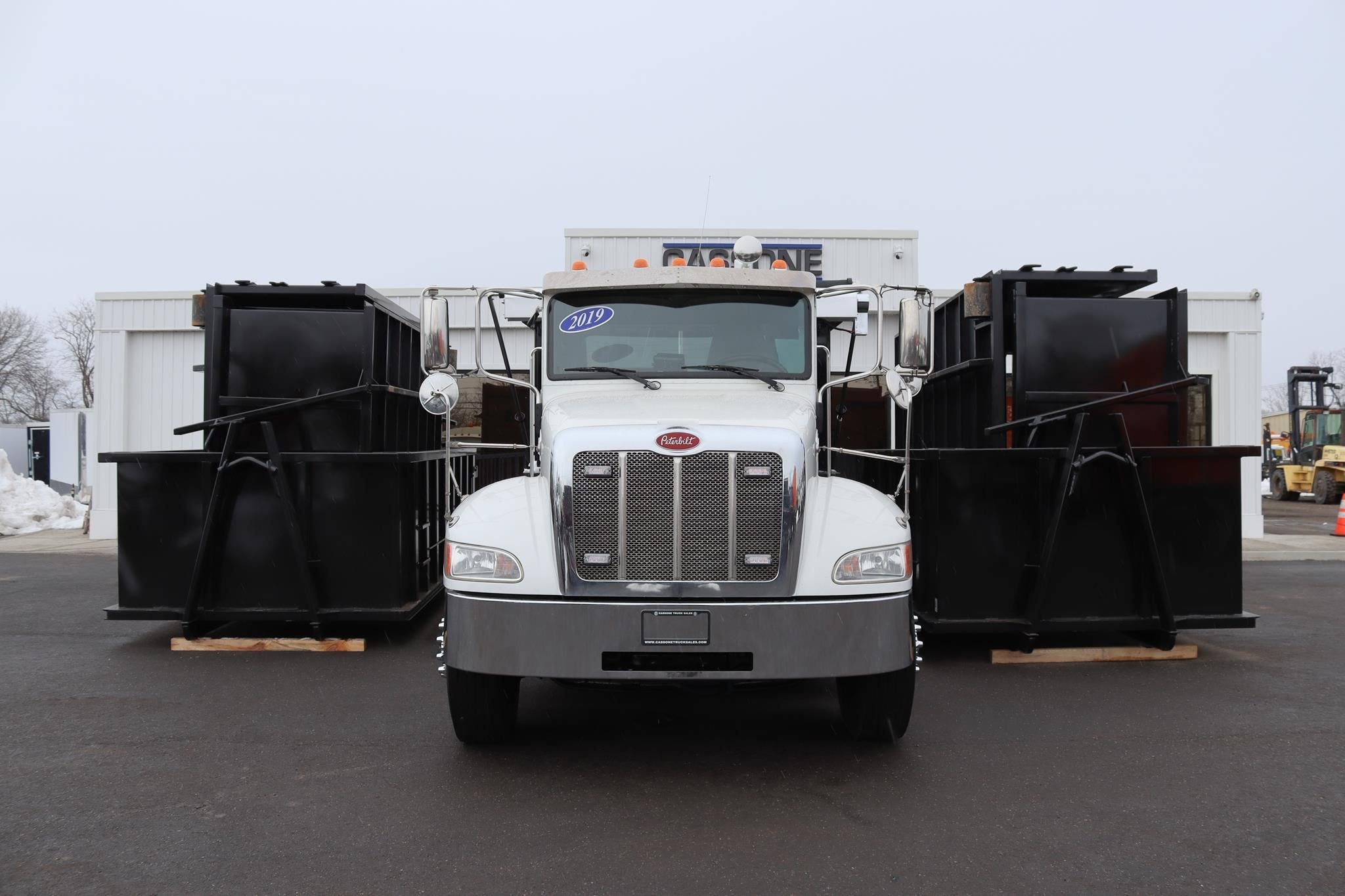 2019 PETERBILT 337 - image 1 of 6