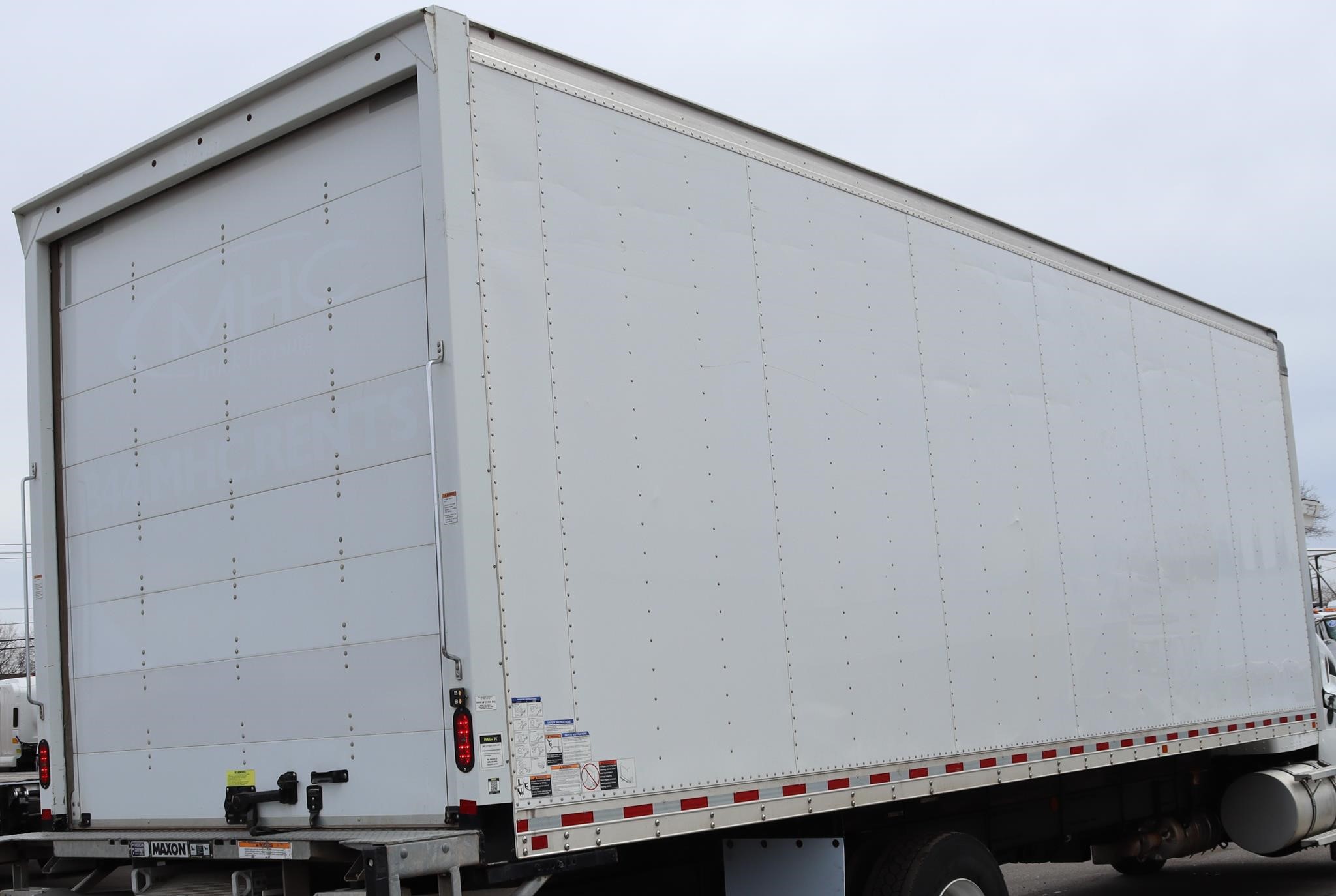 2022 MORGAN 26 FT - image 3 of 6