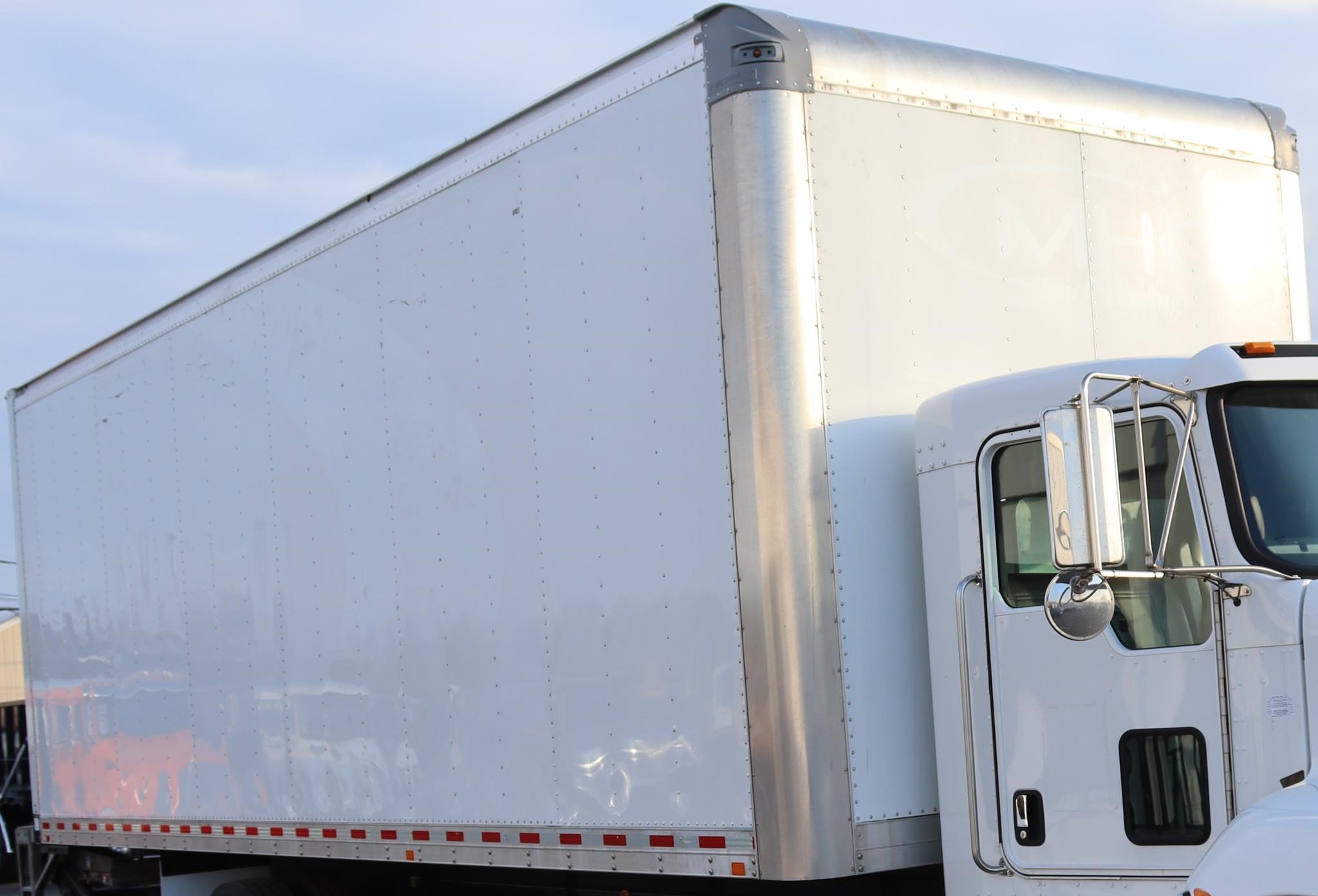 2022 MORGAN 26 FT - image 6 of 6