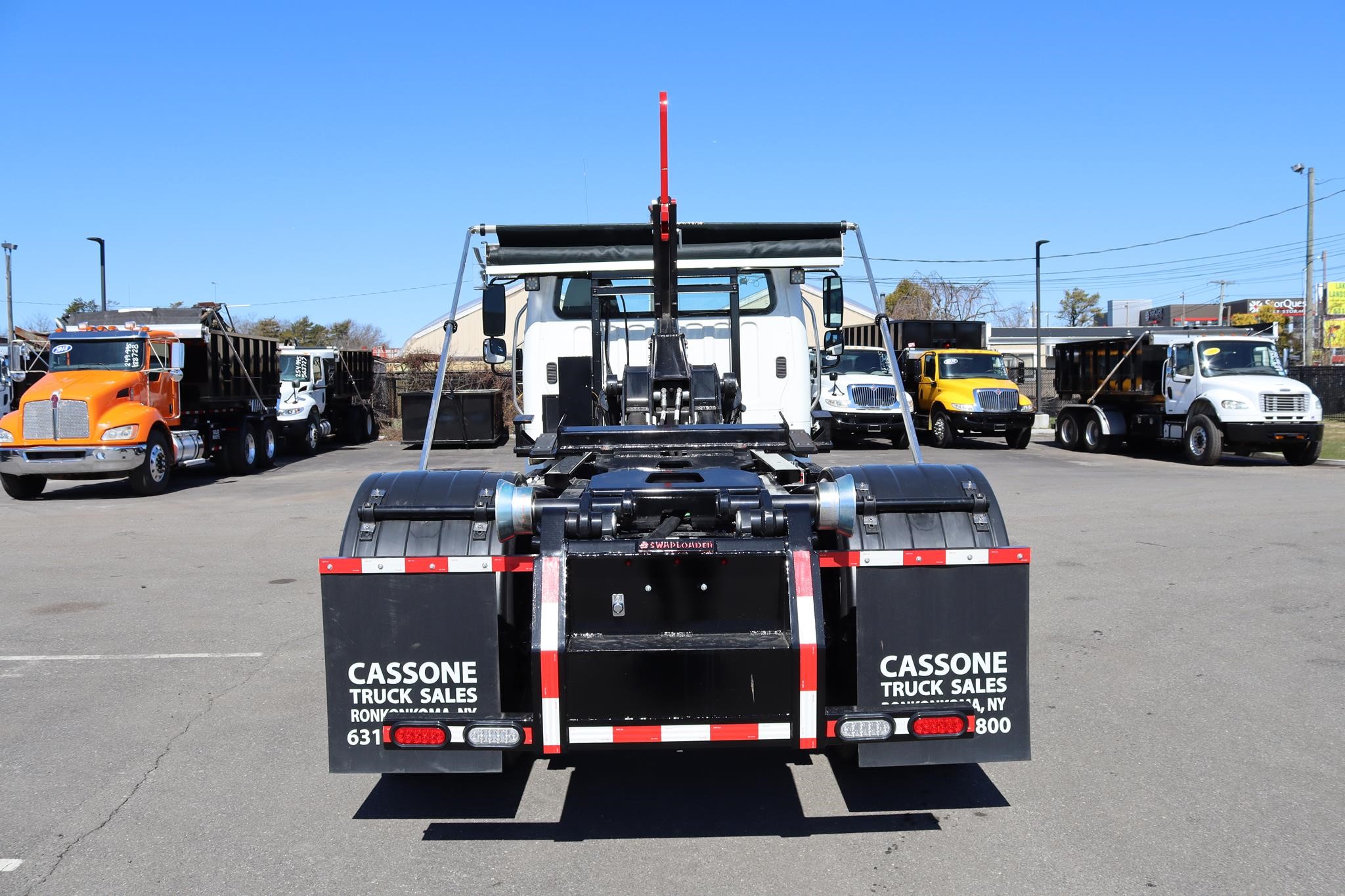 2016 FREIGHTLINER BUSINESS CLASS M2 106 - image 3 of 6