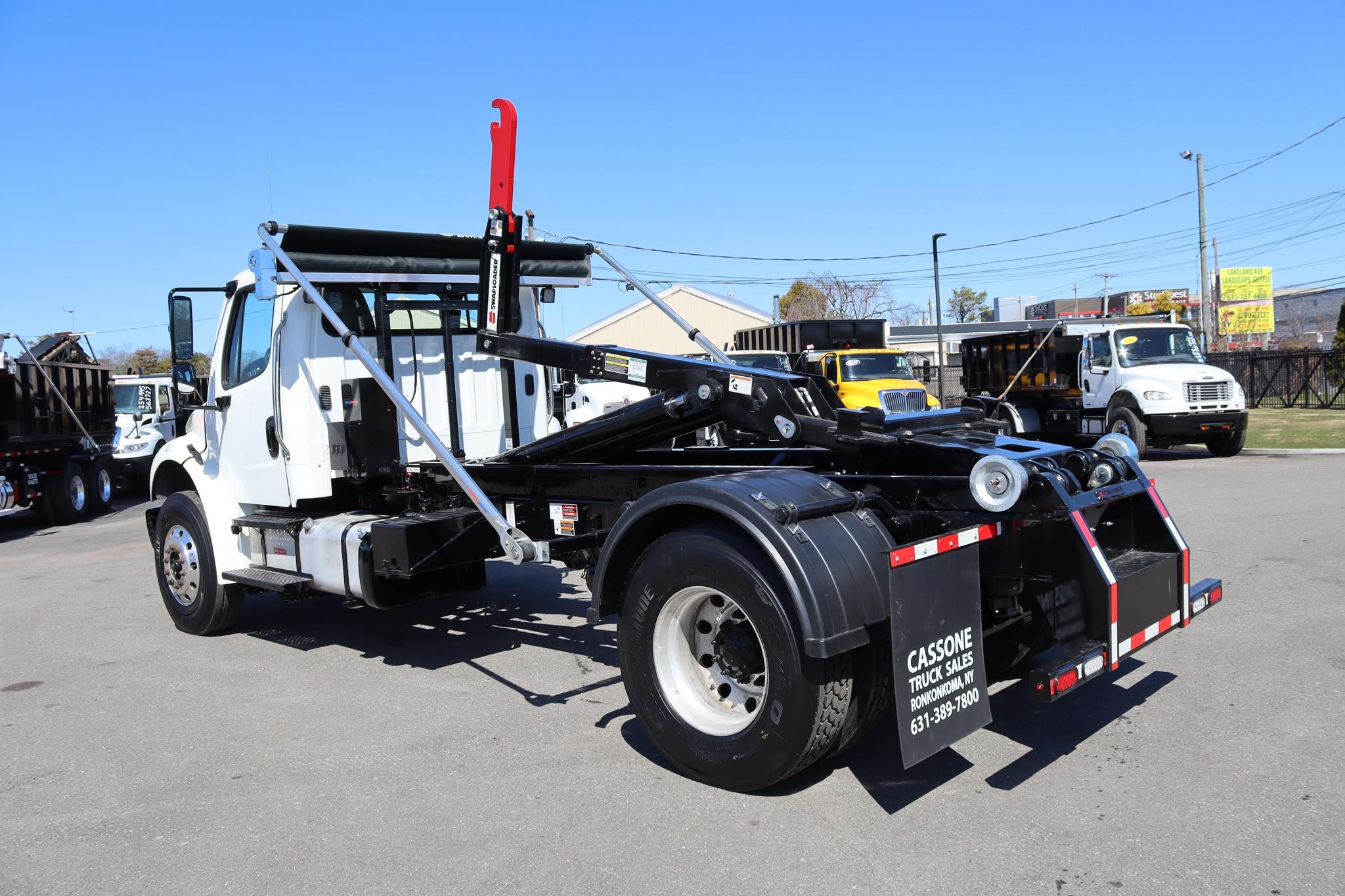 2016 FREIGHTLINER BUSINESS CLASS M2 106 - image 2 of 6