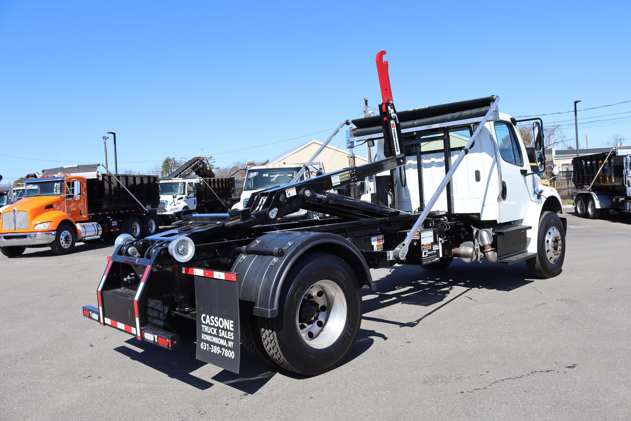 2016 FREIGHTLINER BUSINESS CLASS M2 106 - image 4 of 6