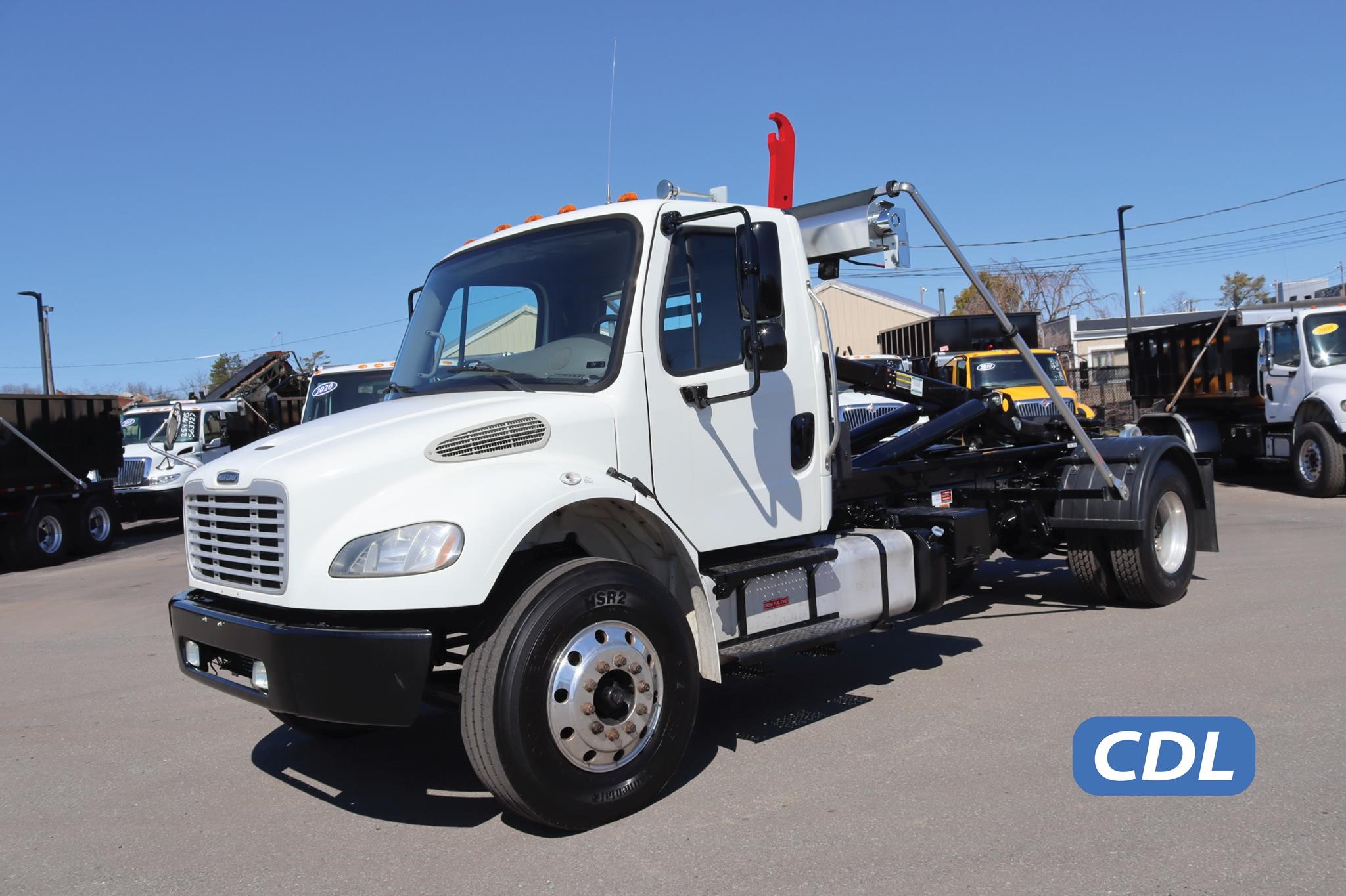 2016 FREIGHTLINER BUSINESS CLASS M2 106 - image 1 of 6