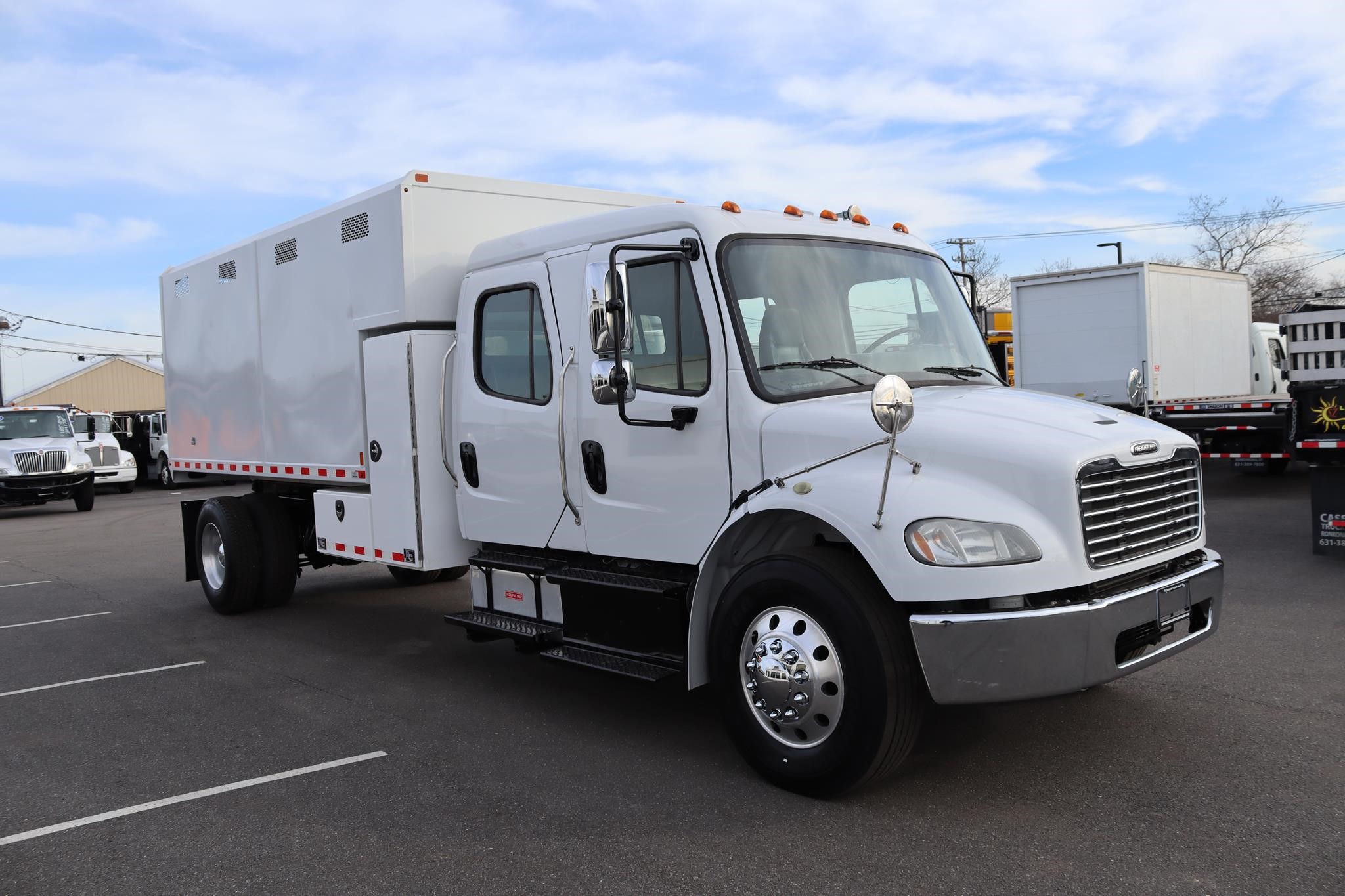 2017 FREIGHTLINER BUSINESS CLASS M2 106 - image 5 of 6