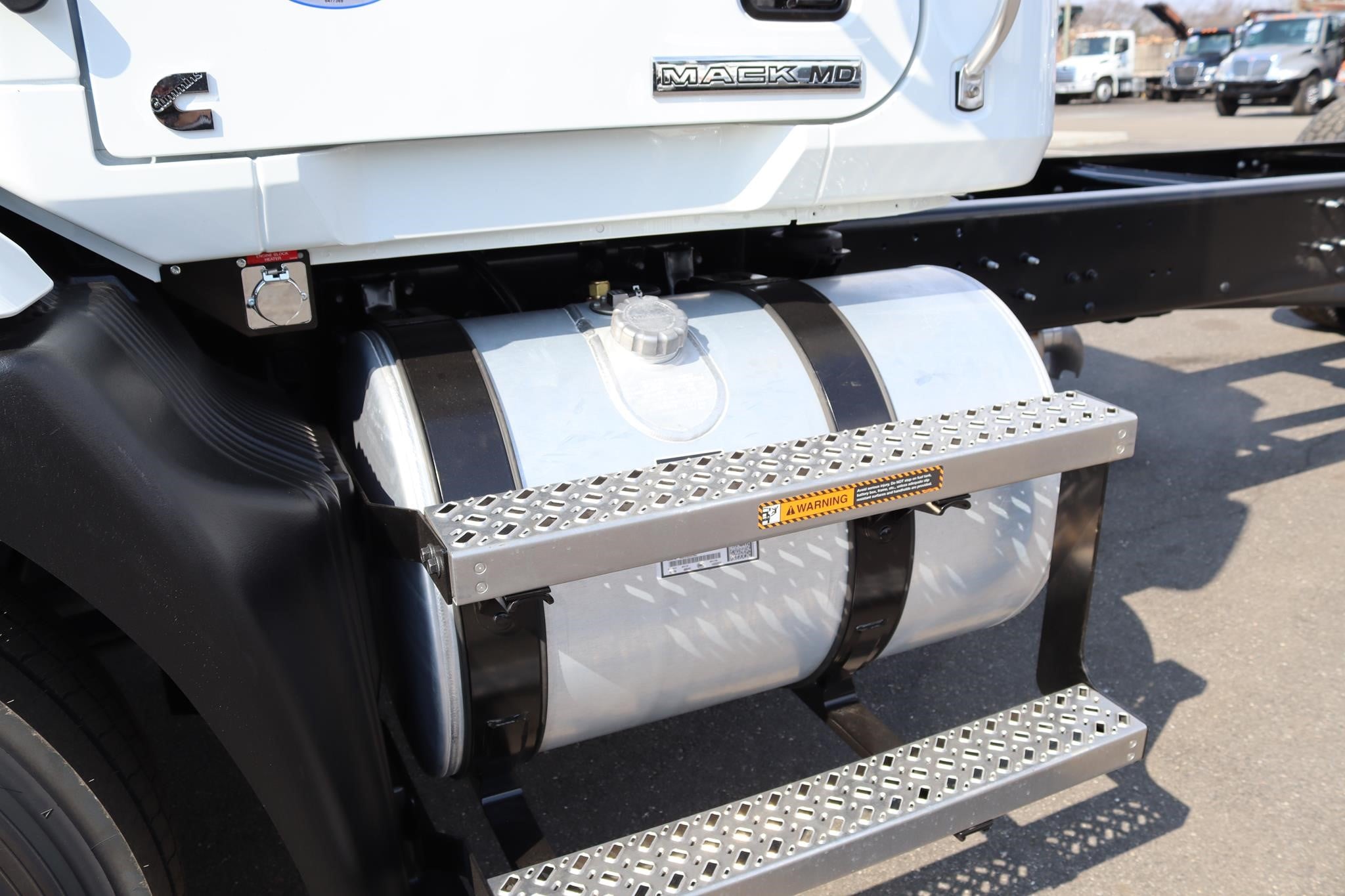 2027 MACK MD6 - image 4 of 6