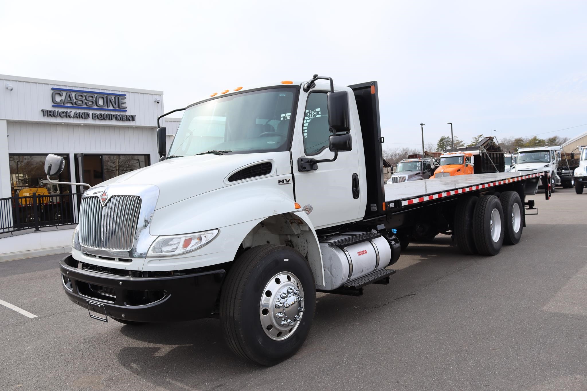 2020 INTERNATIONAL MV - image 1 of 6