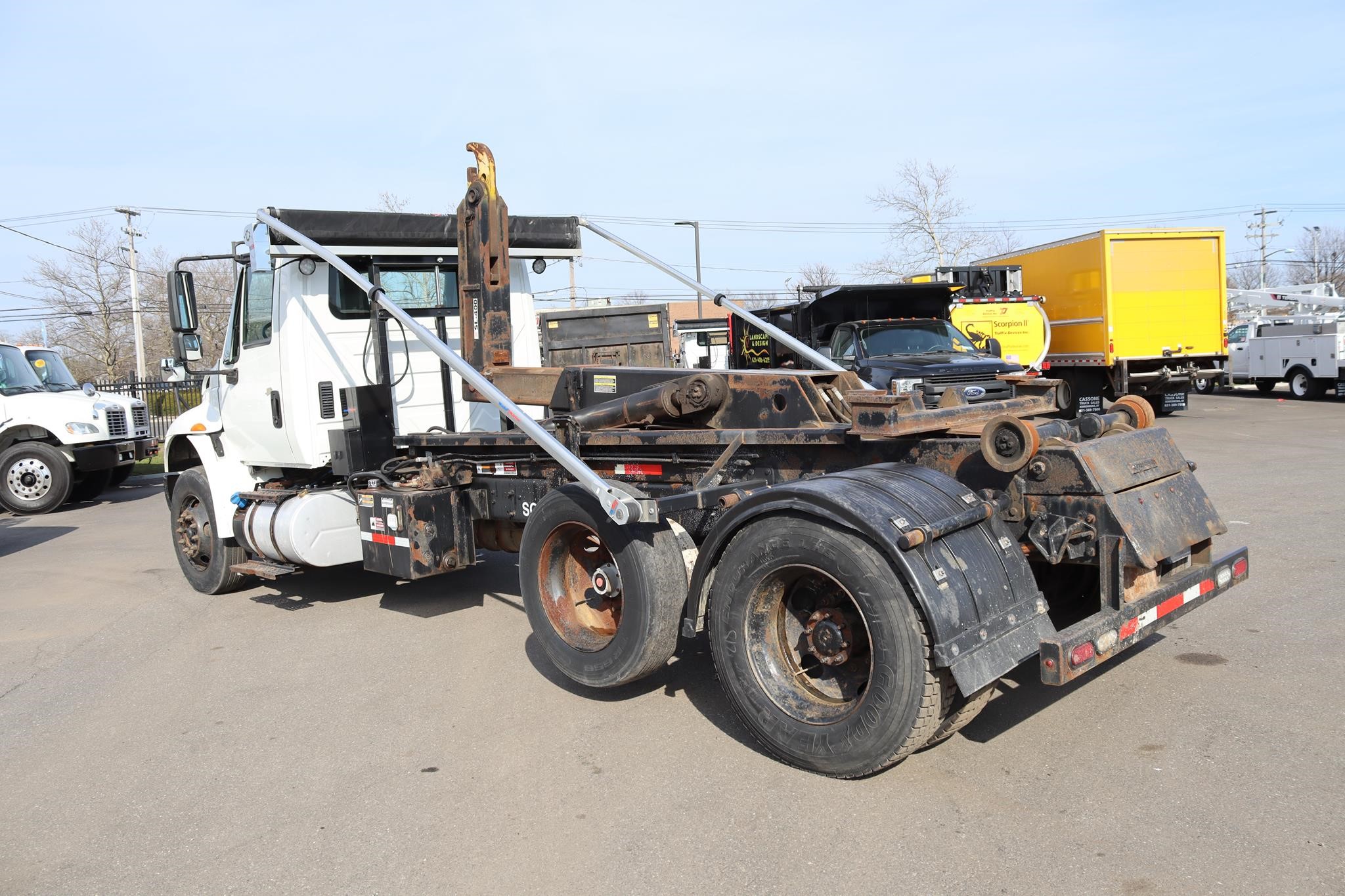 2018 INTERNATIONAL DURASTAR 4400 - image 2 of 6