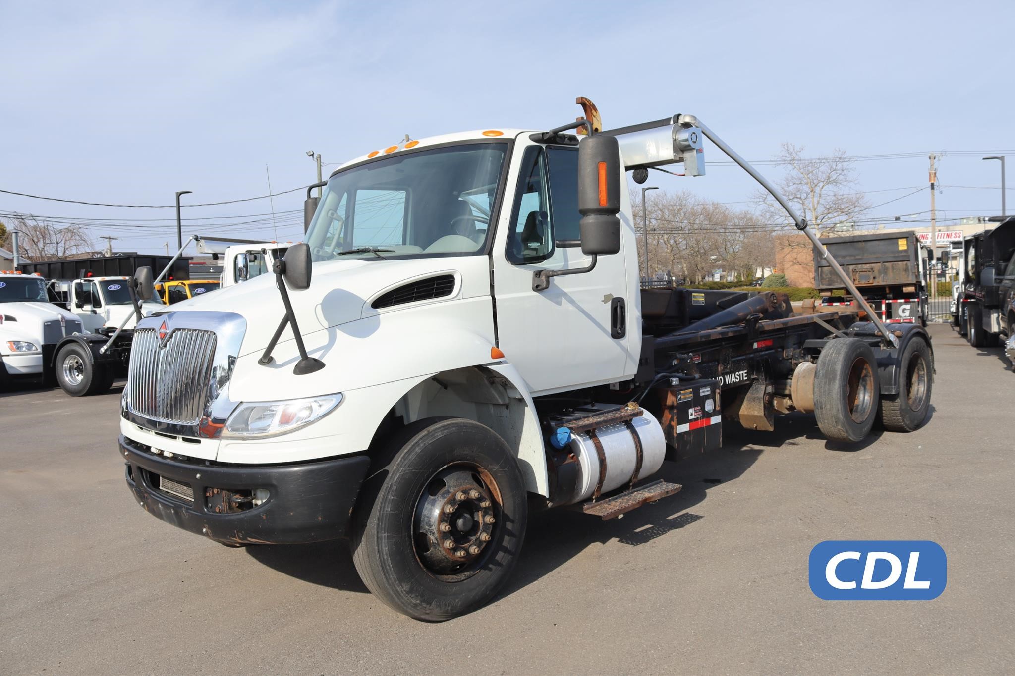 2018 INTERNATIONAL DURASTAR 4400 - image 1 of 6