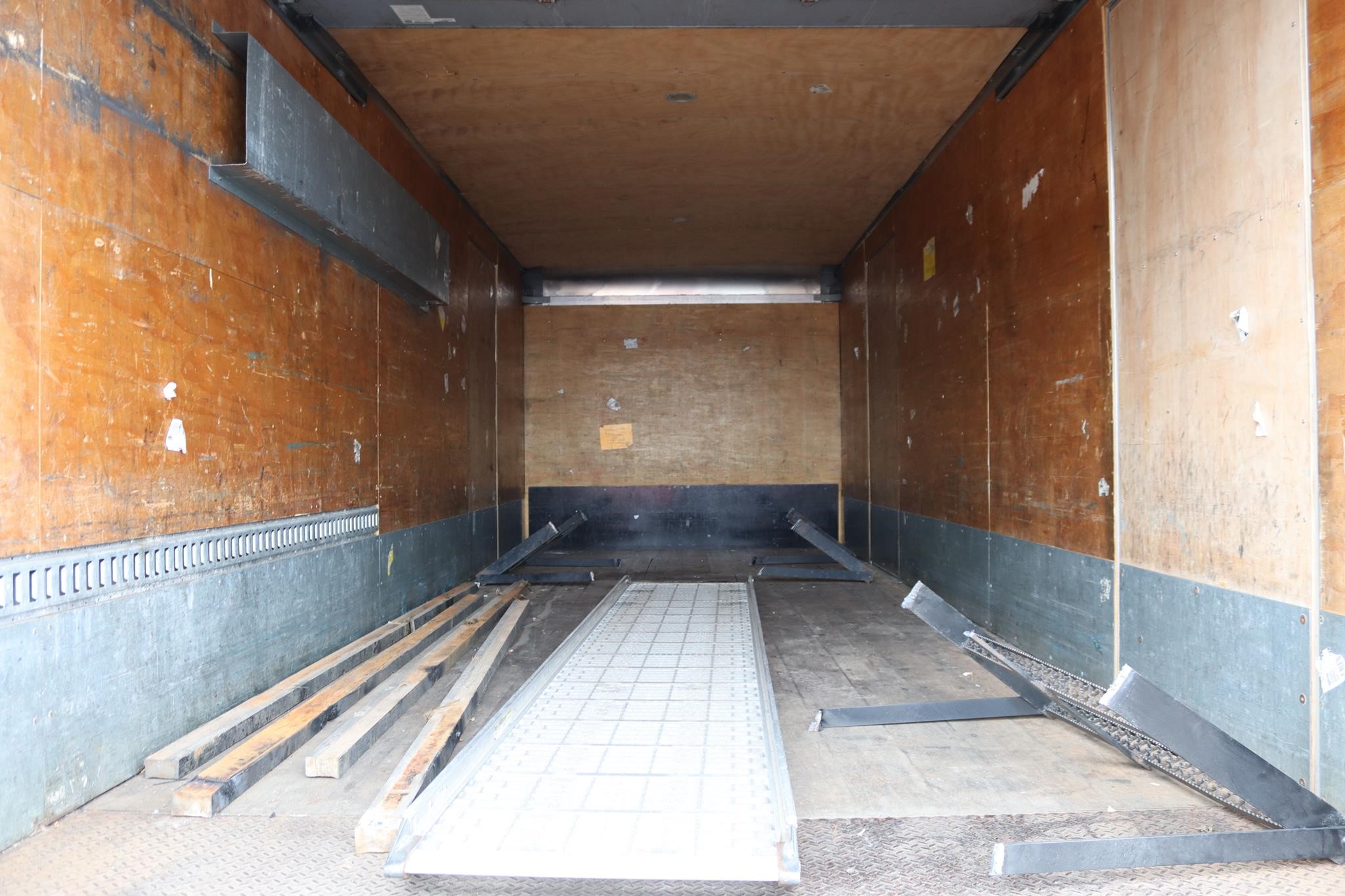 2018 MORGAN 24 FT - image 4 of 6