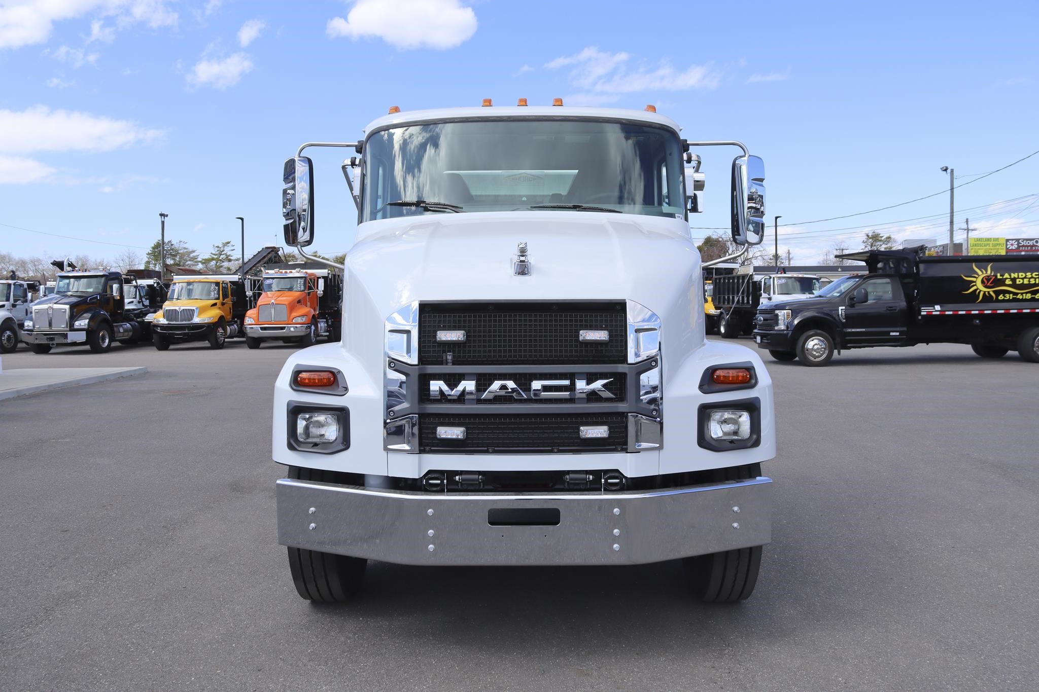 2027 MACK MD6 HOOKLIFT - image 2 of 6