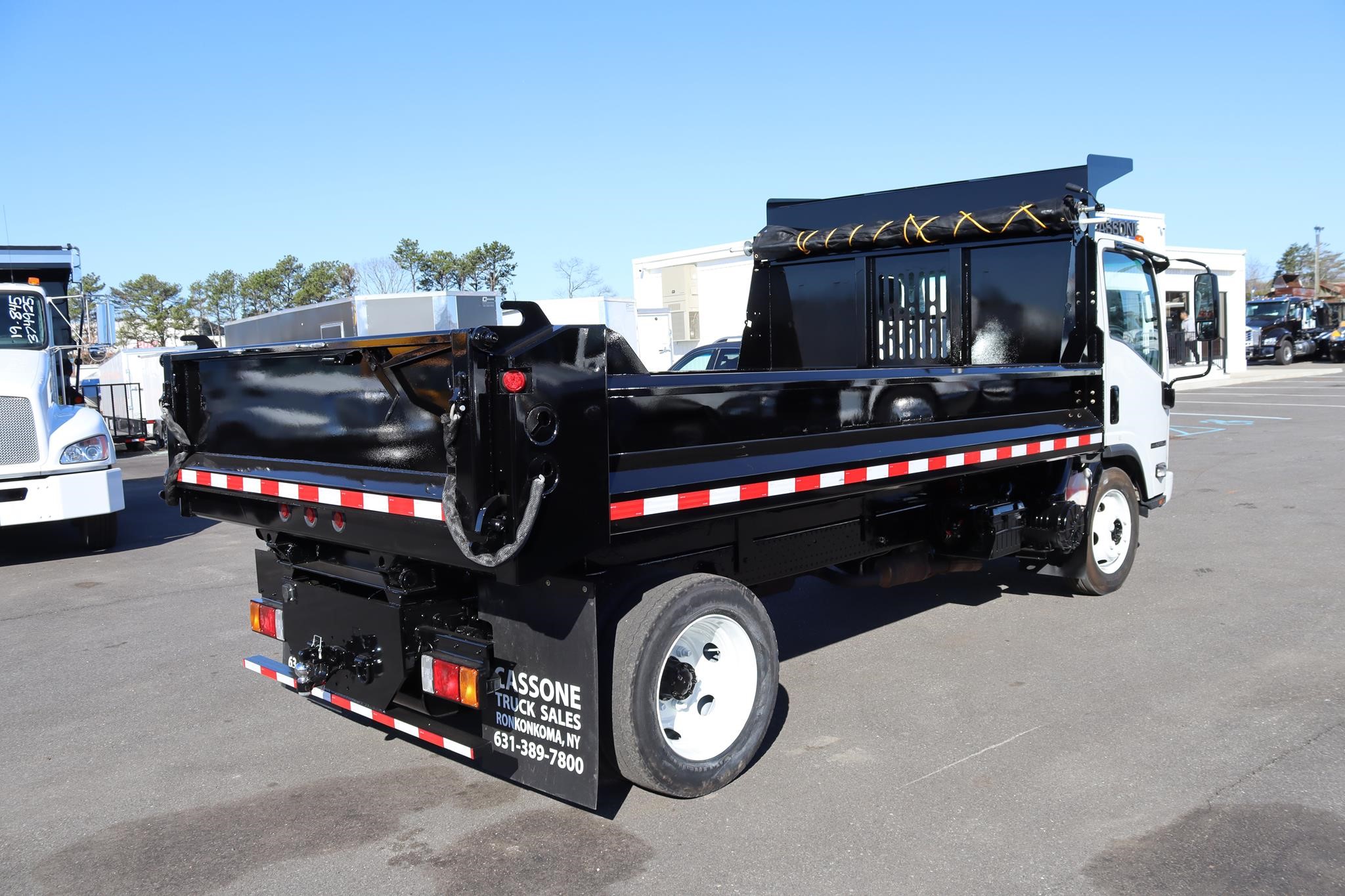 2016 ISUZU NPR HD - image 4 of 6