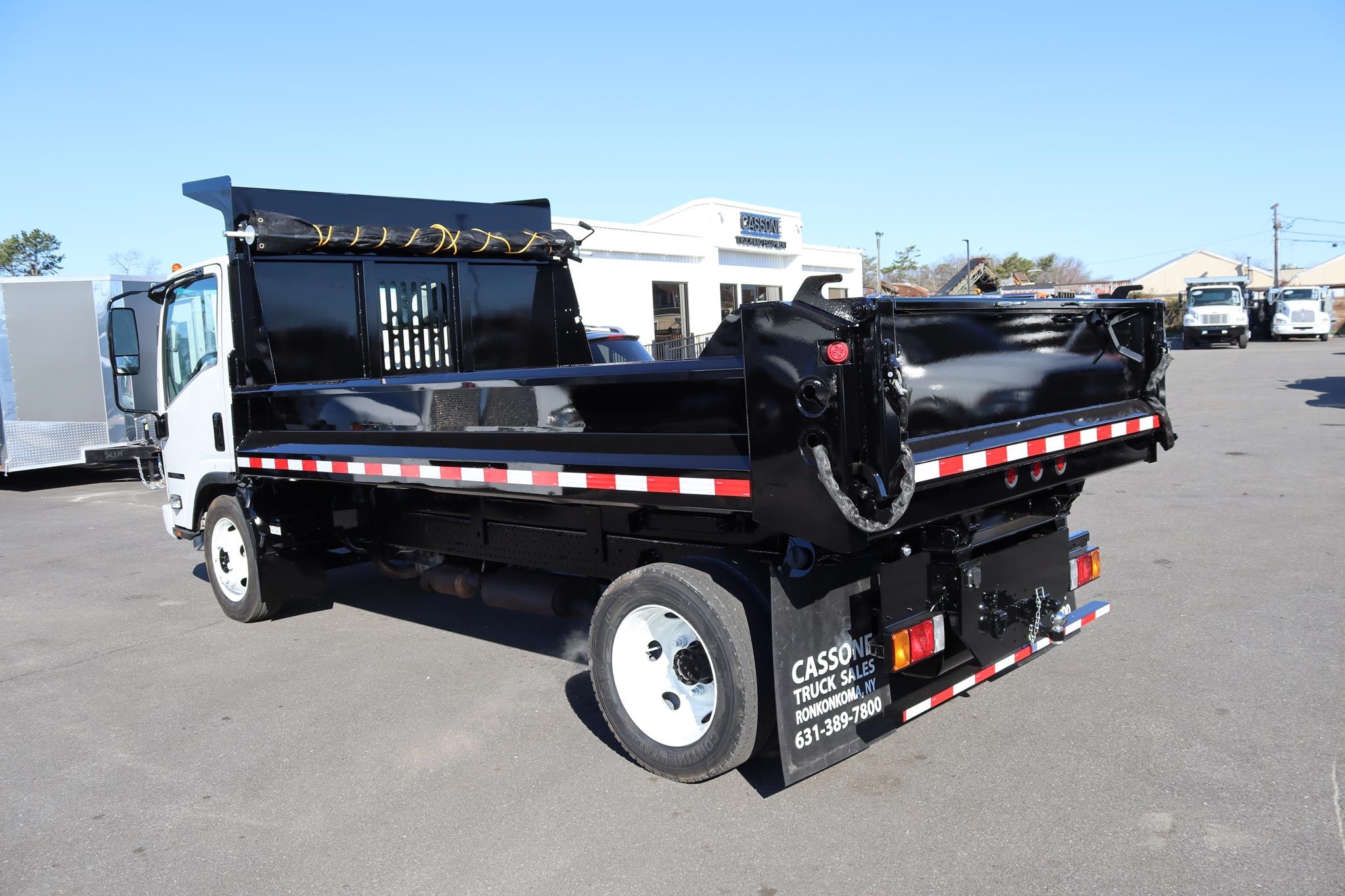 2016 ISUZU NPR HD - image 2 of 6