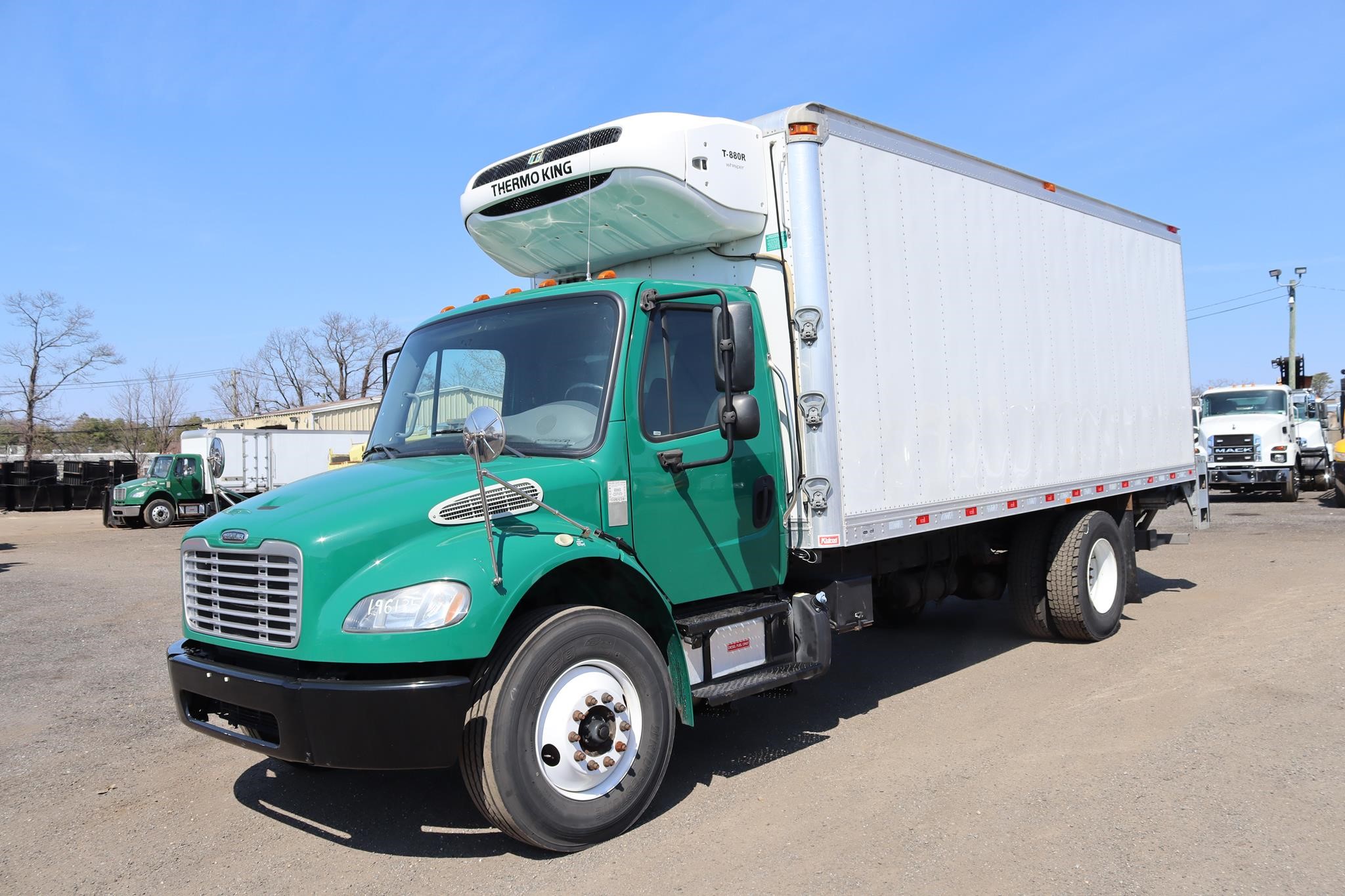 2018 FREIGHTLINER BUSINESS CLASS M2 106 - image 1 of 6