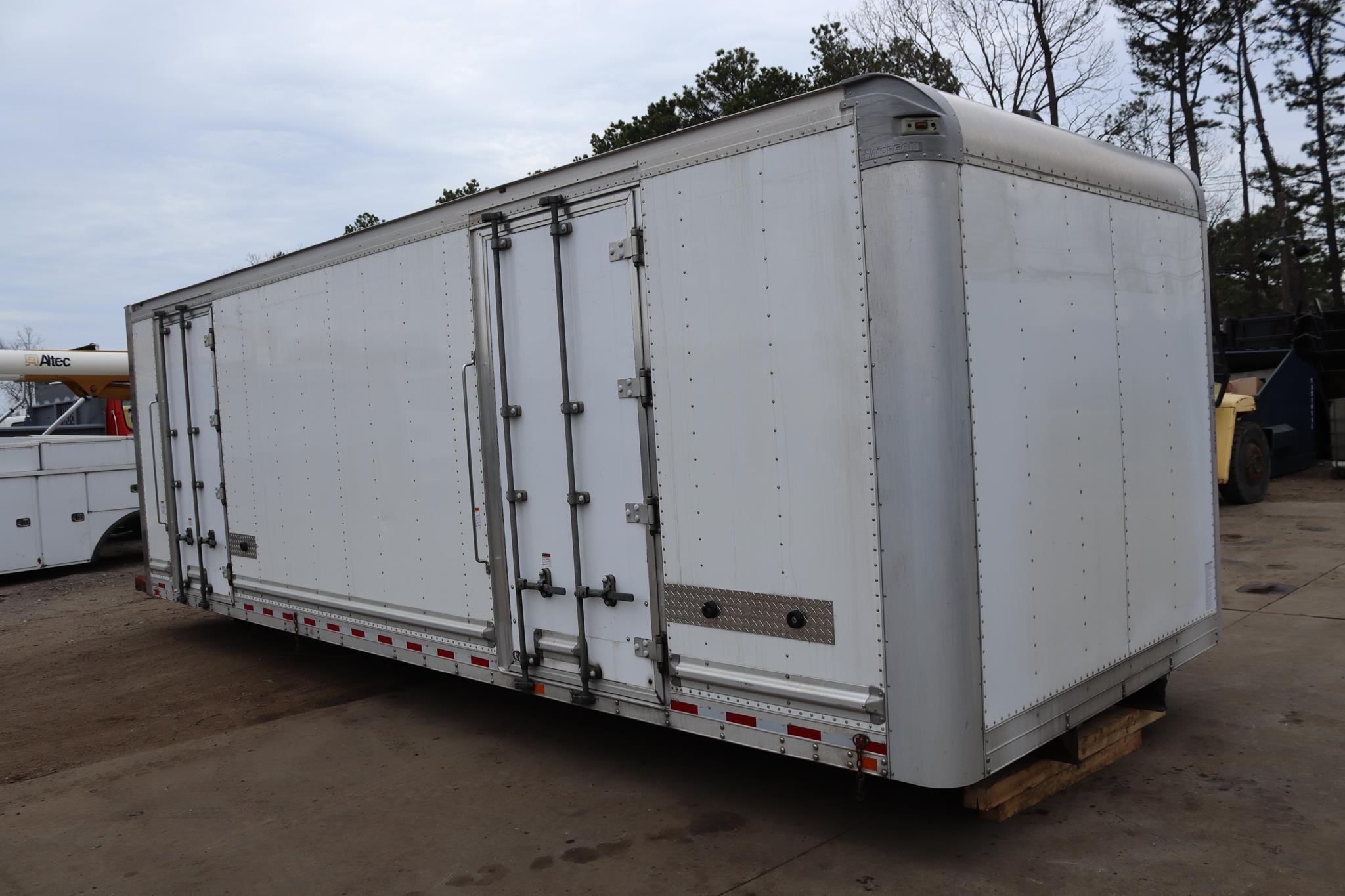 2018 MORGAN 24 FT - image 5 of 6