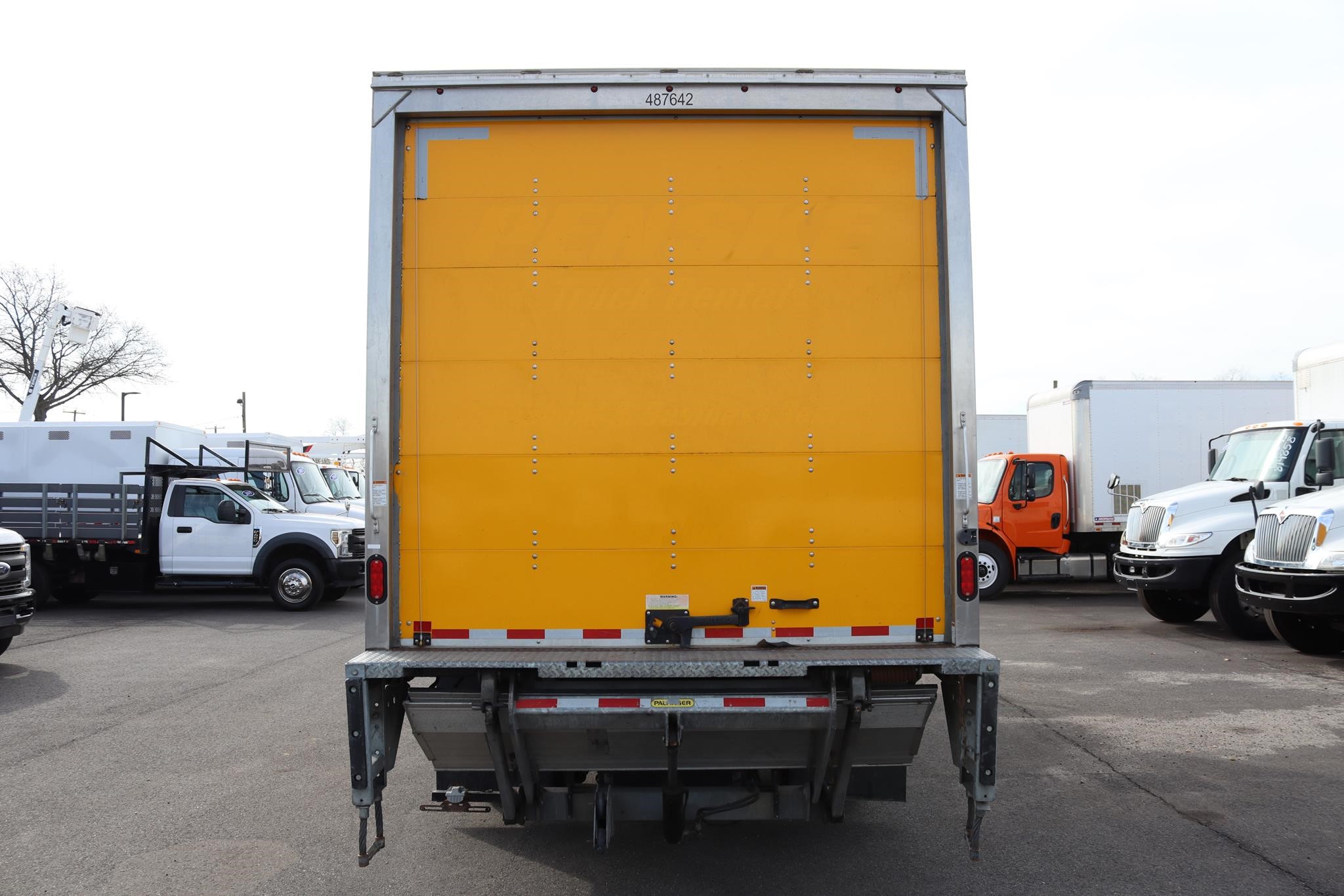 2021 ISUZU NPR HD - image 3 of 6