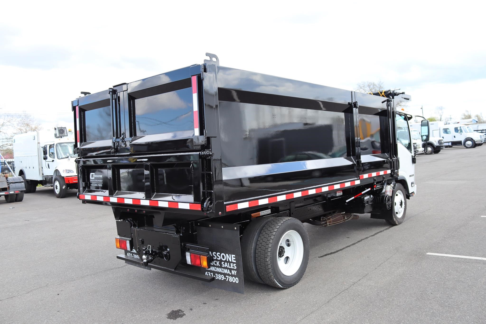 2018 ISUZU NPR HD - image 4 of 6