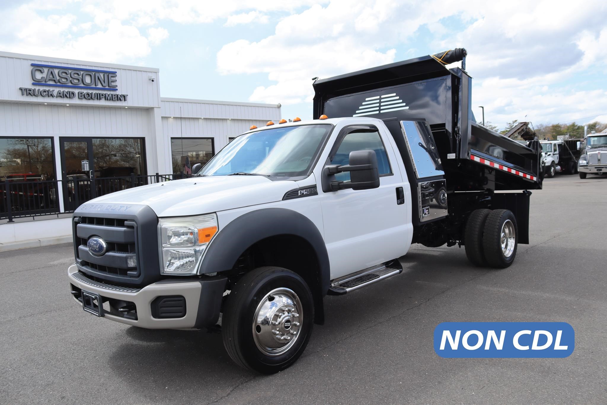 2015 FORD F550 XL - image 1 of 6