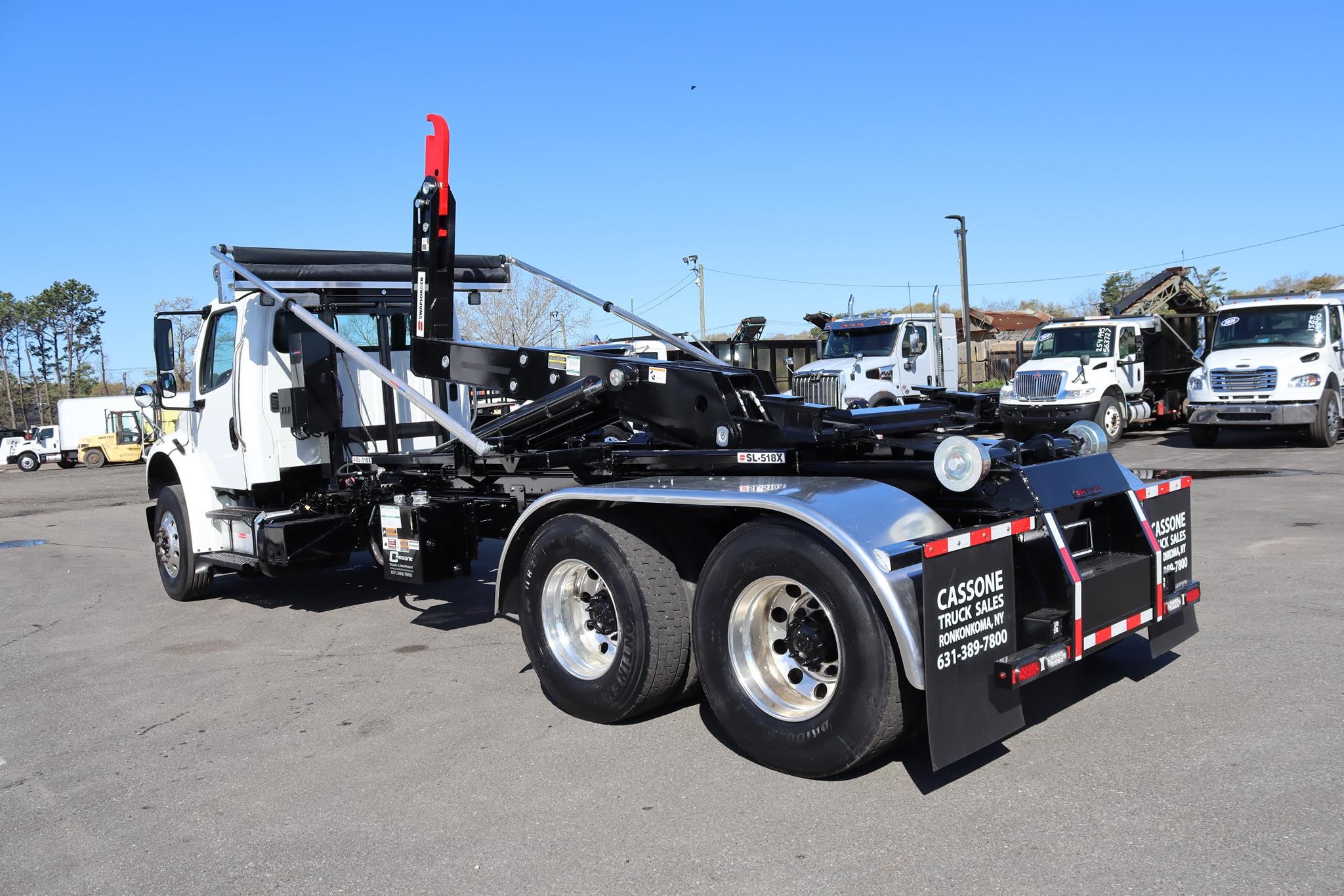 2018 FREIGHTLINER BUSINESS CLASS M2 106 - image 2 of 6