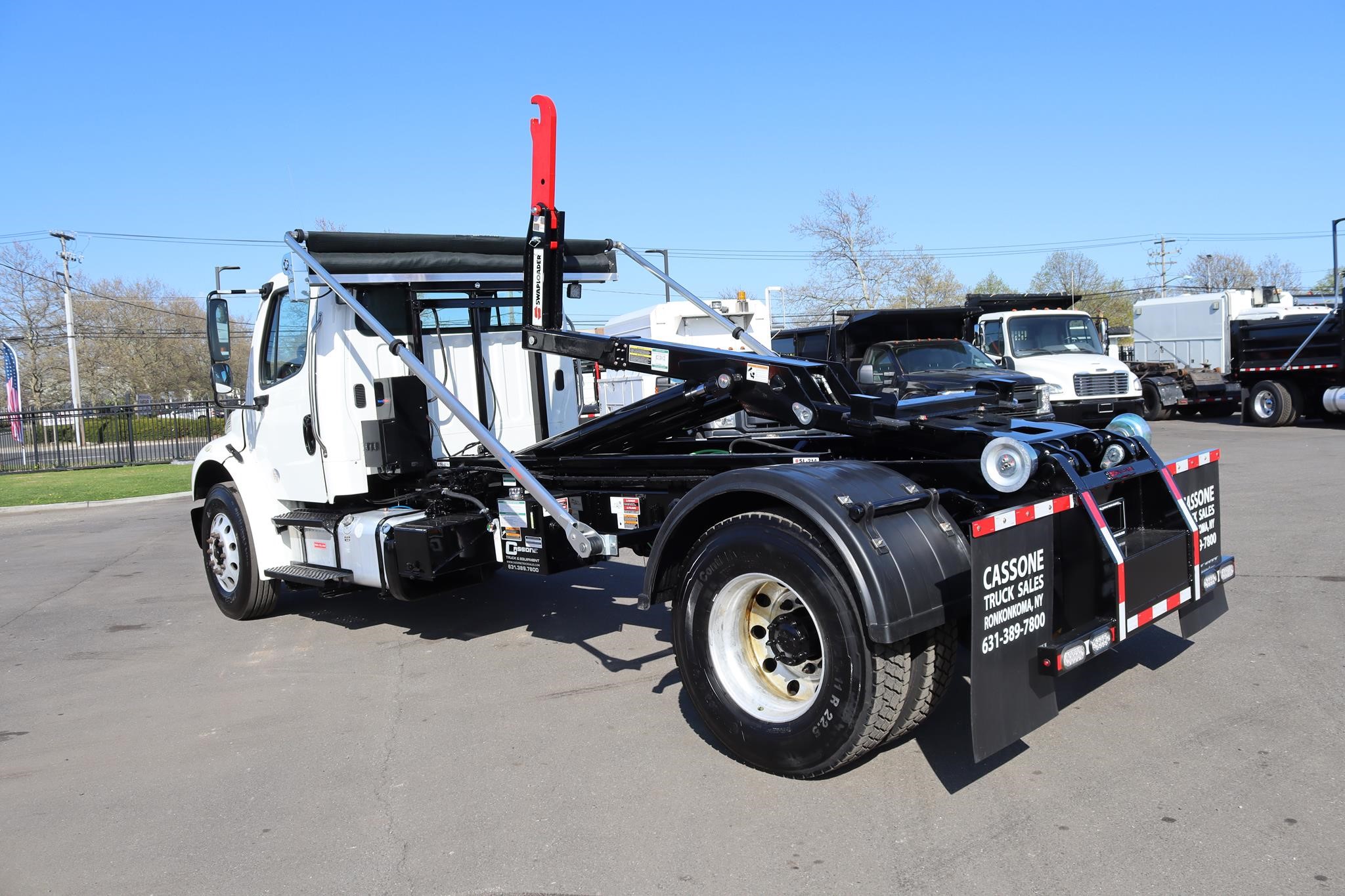 2019 FREIGHTLINER BUSINESS CLASS M2 106 - image 2 of 6