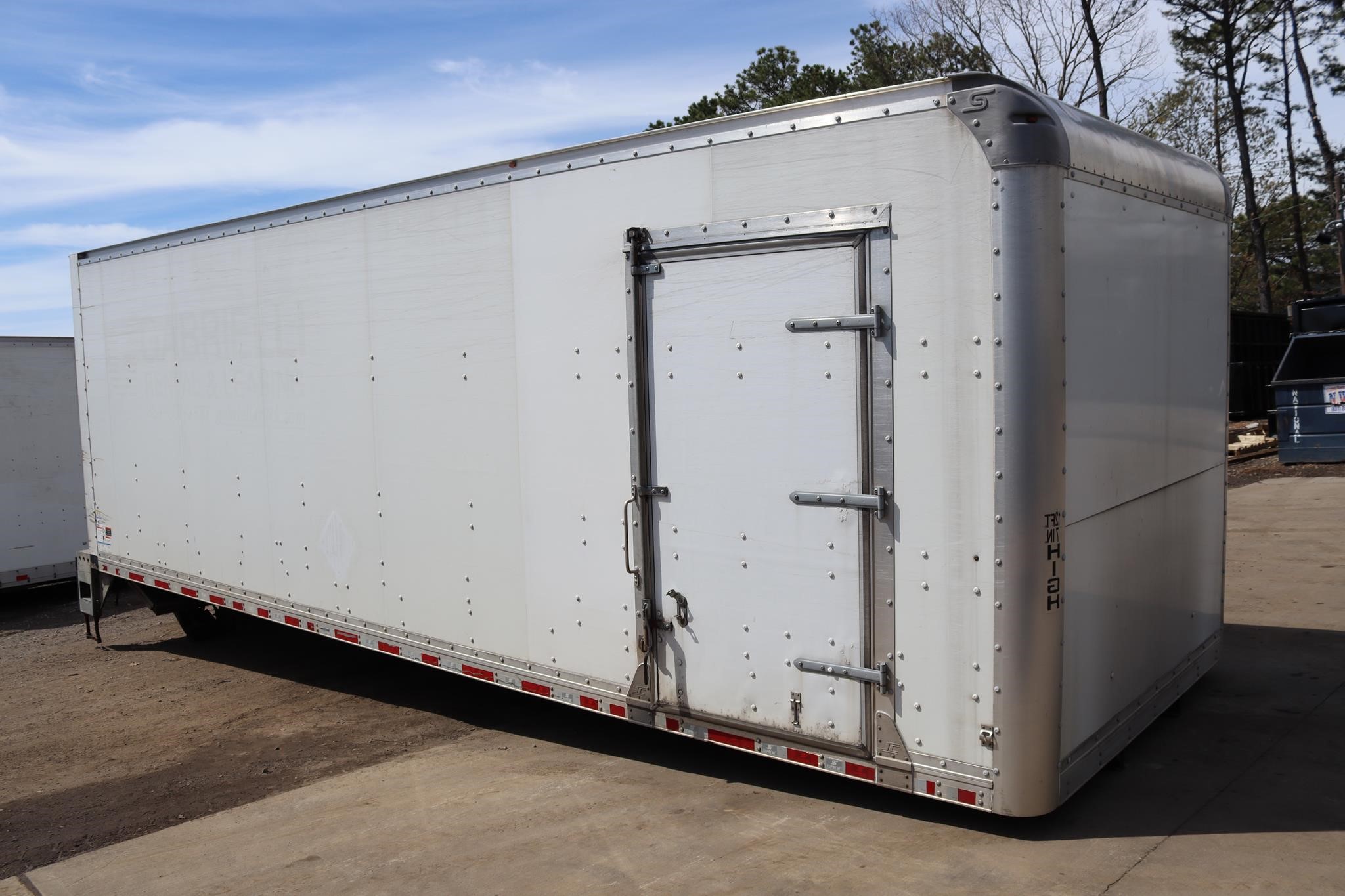 2019 SUPREME 26 FT - image 2 of 6