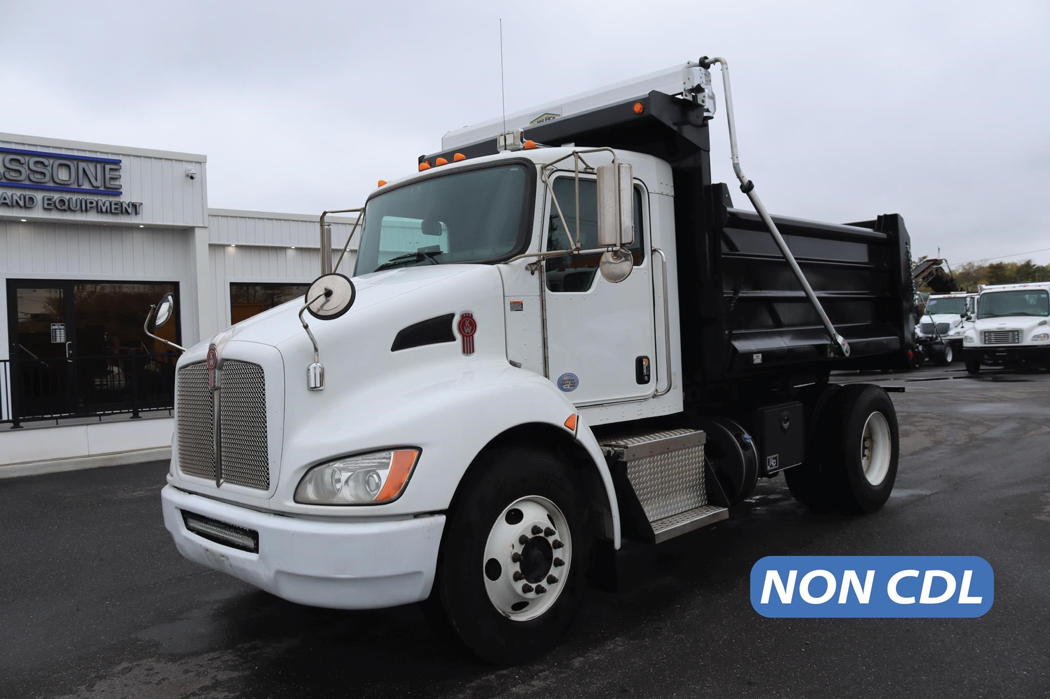2019 KENWORTH T270 - image 1 of 6
