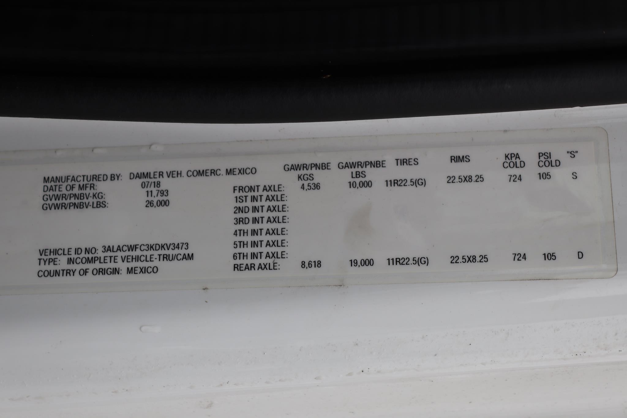 2019 FREIGHTLINER BUSINESS CLASS M2 106 - image 4 of 6