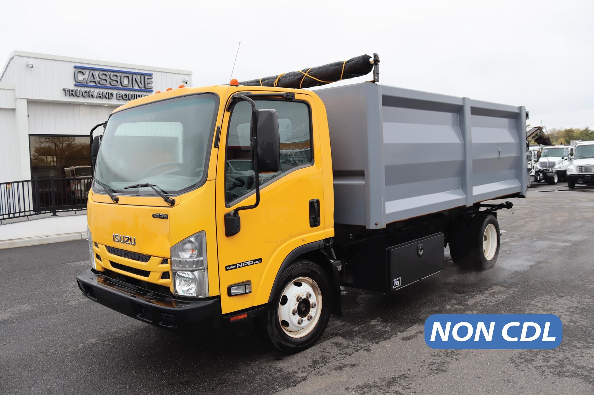 2019 ISUZU NPR HD - image 1 of 5