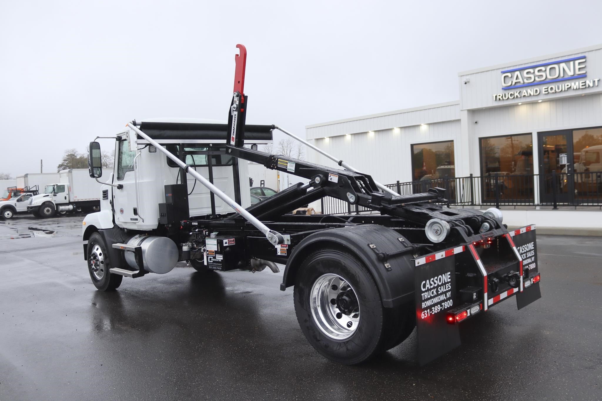 2027 MACK MD7 2027 MACK MD7 - image 2 of 6