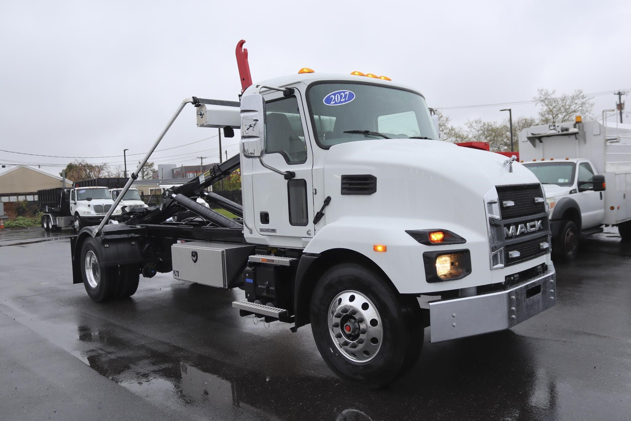 2027 MACK MD7 2027 MACK MD7 - image 5 of 6