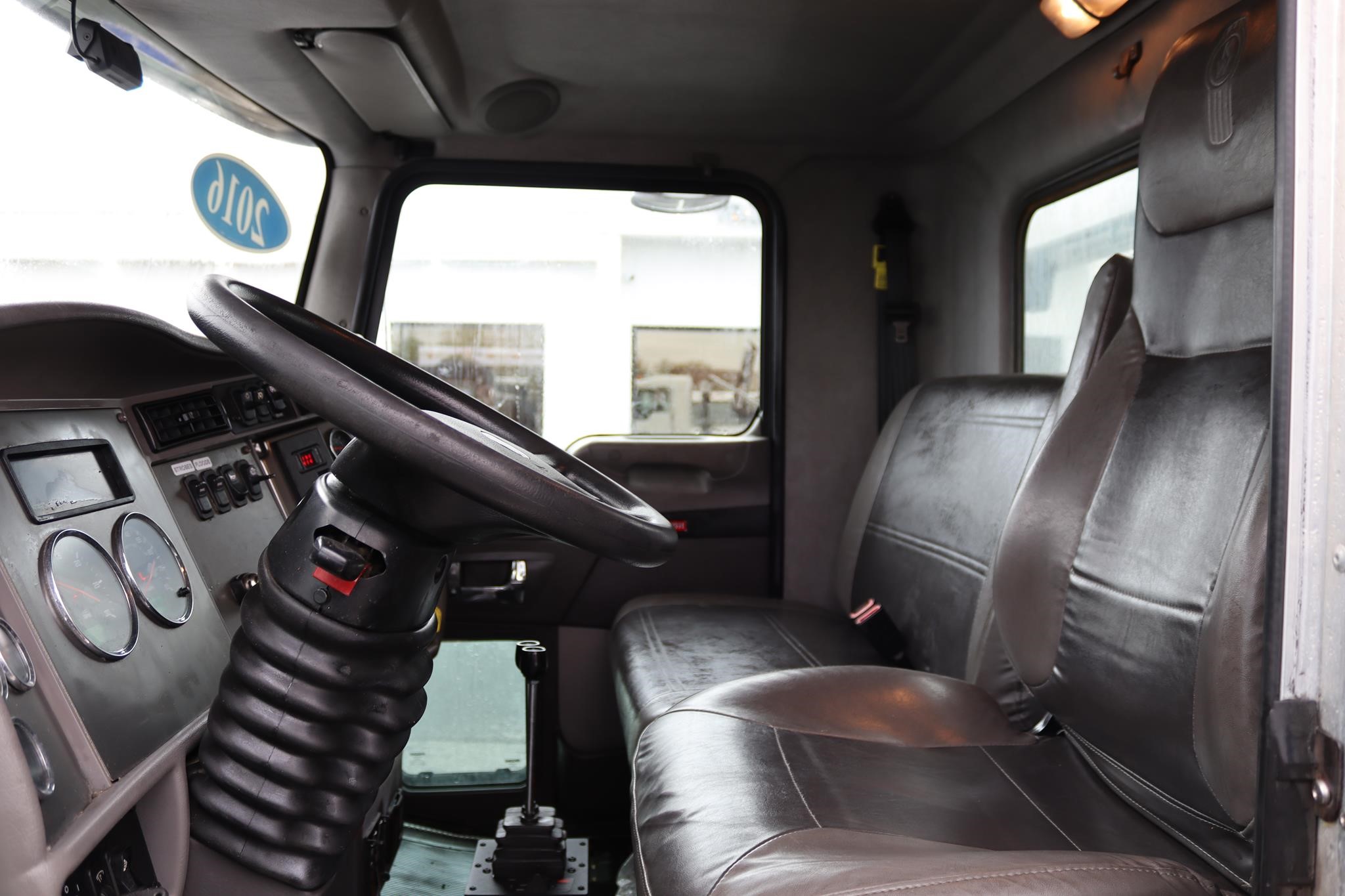 2016 KENWORTH T370 - image 2 of 6