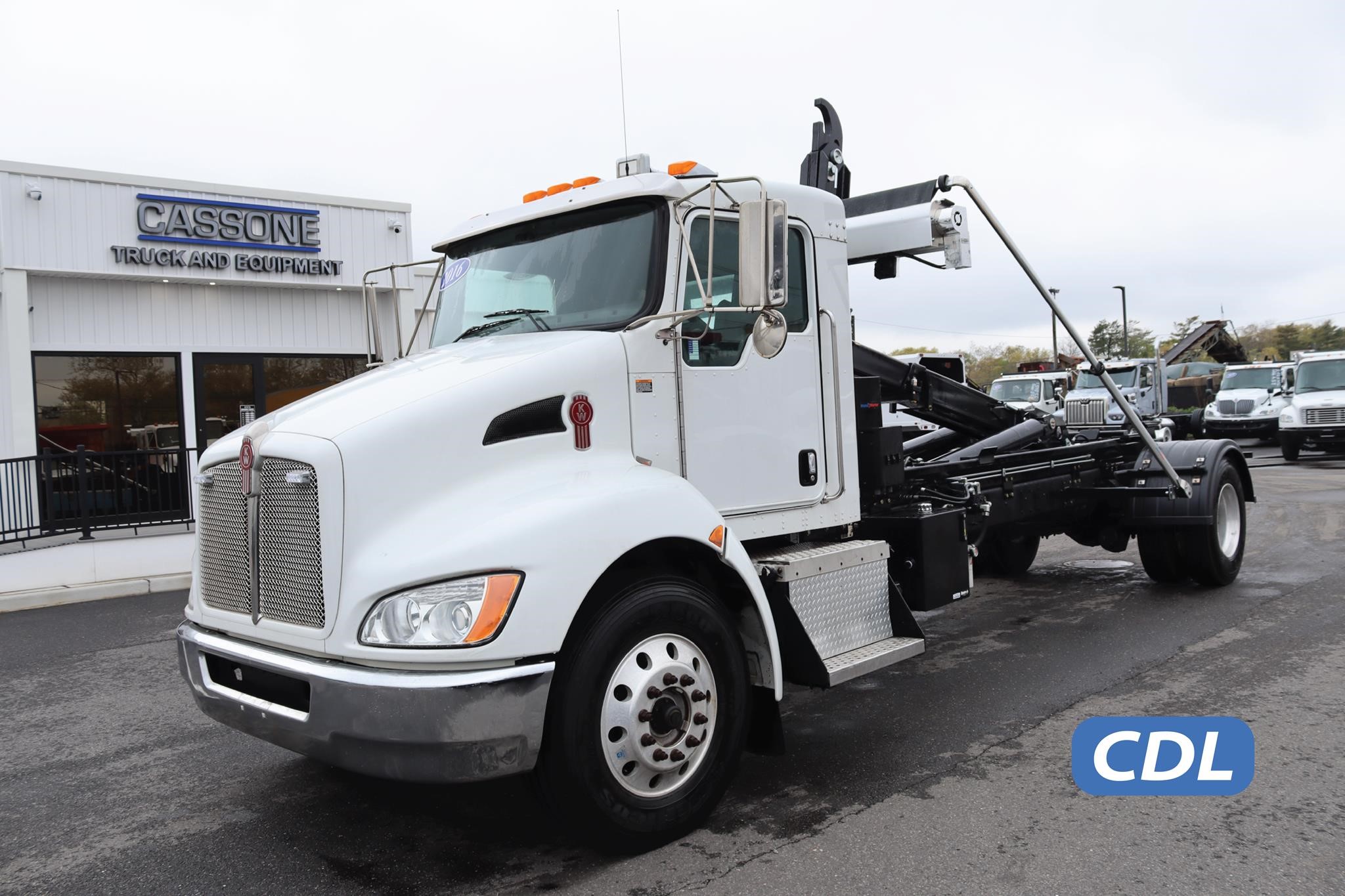 2016 KENWORTH T370 - image 1 of 6