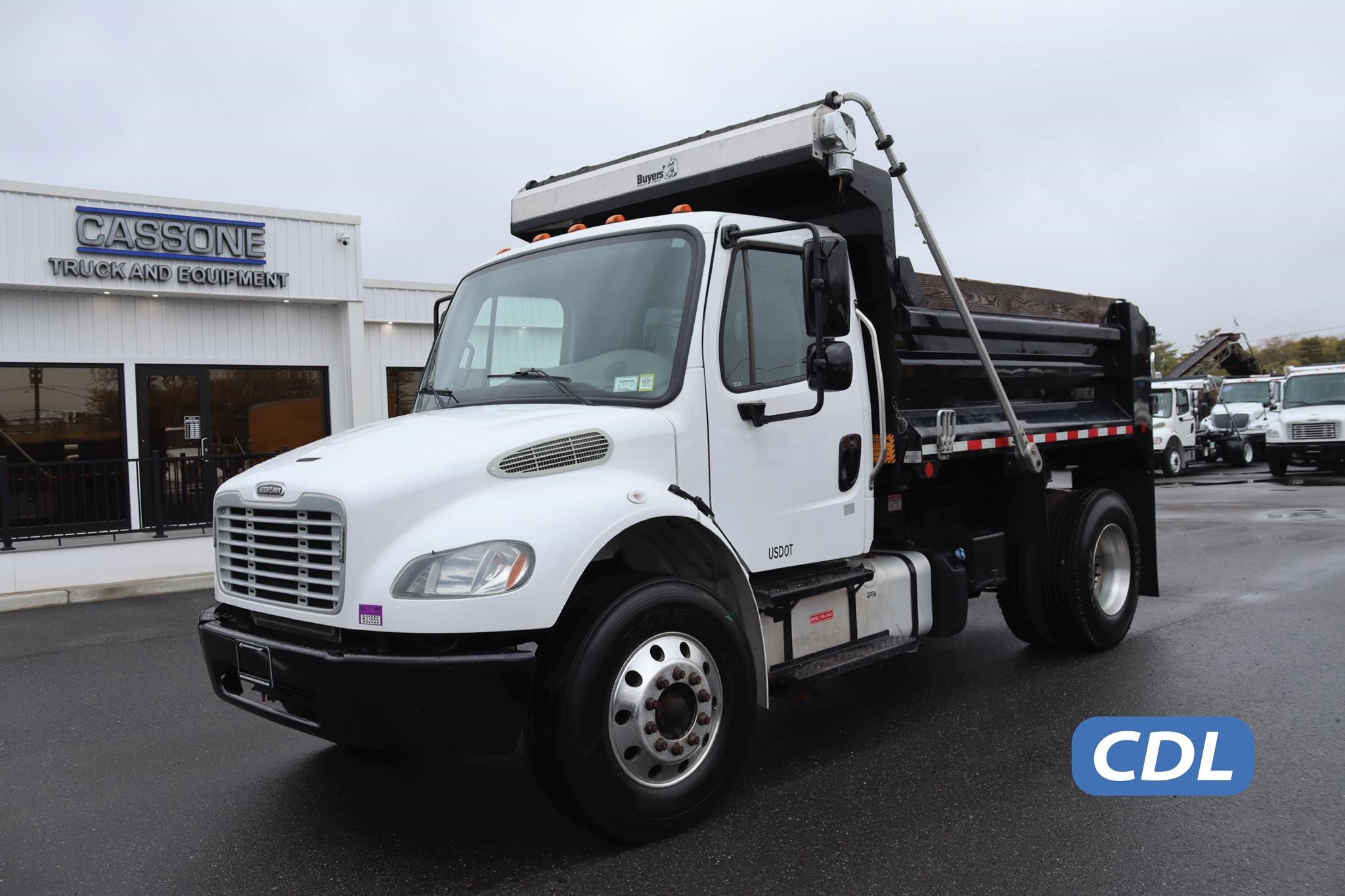 2019 FREIGHTLINER BUSINESS CLASS M2 106 - image 1 of 6