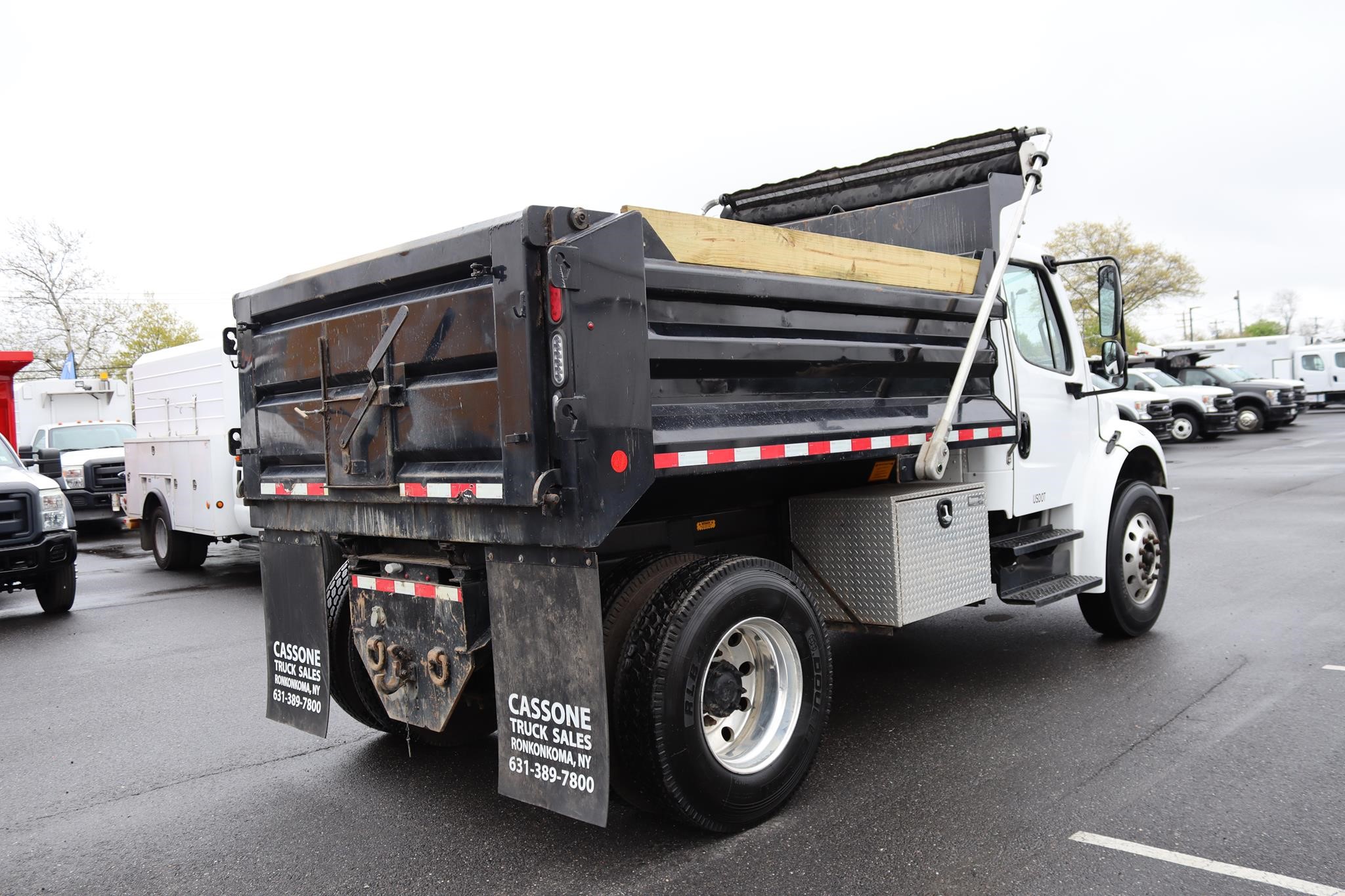 2019 FREIGHTLINER BUSINESS CLASS M2 106 - image 4 of 6