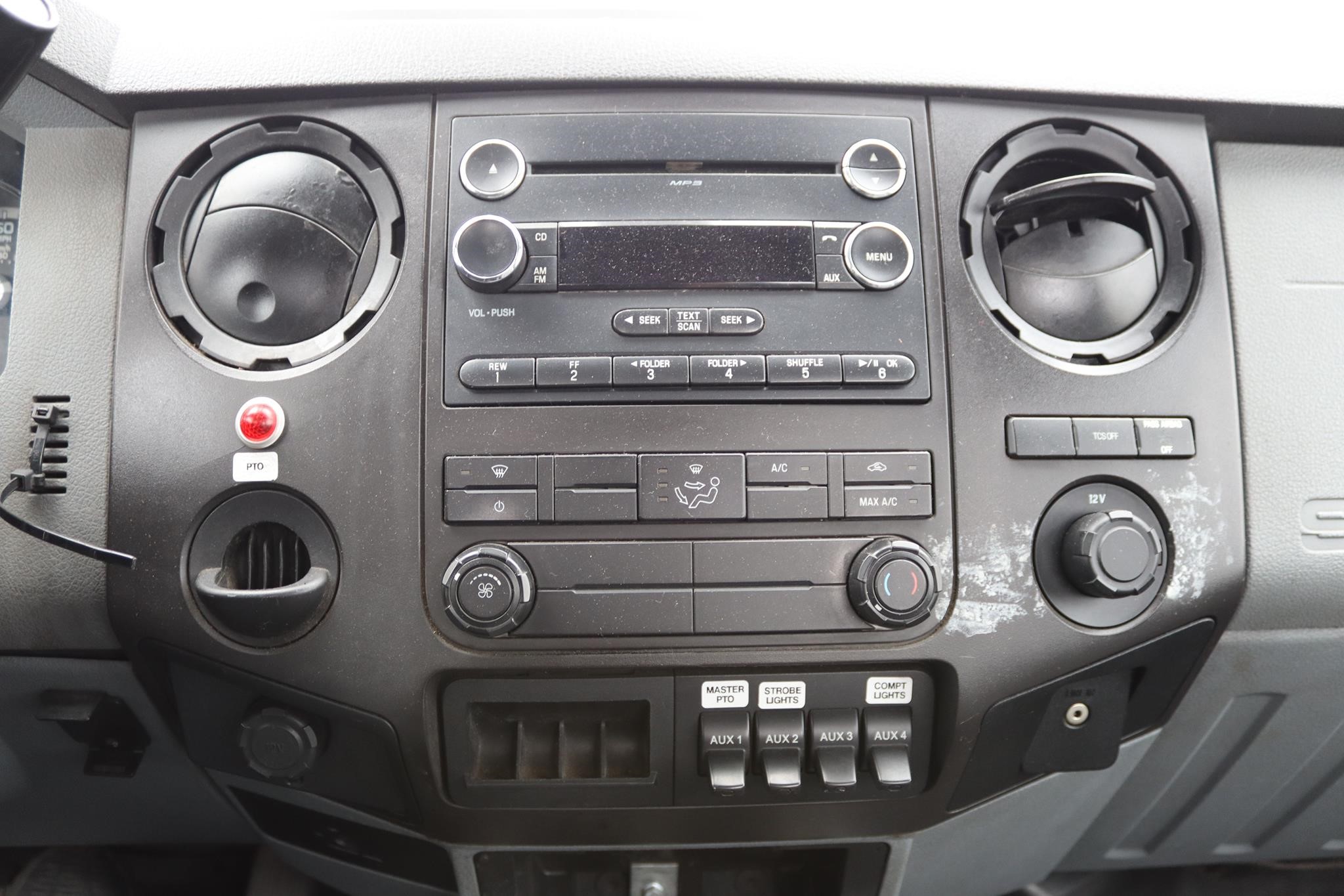 2015 TEREX HI RANGER LT38 - image 4 of 6