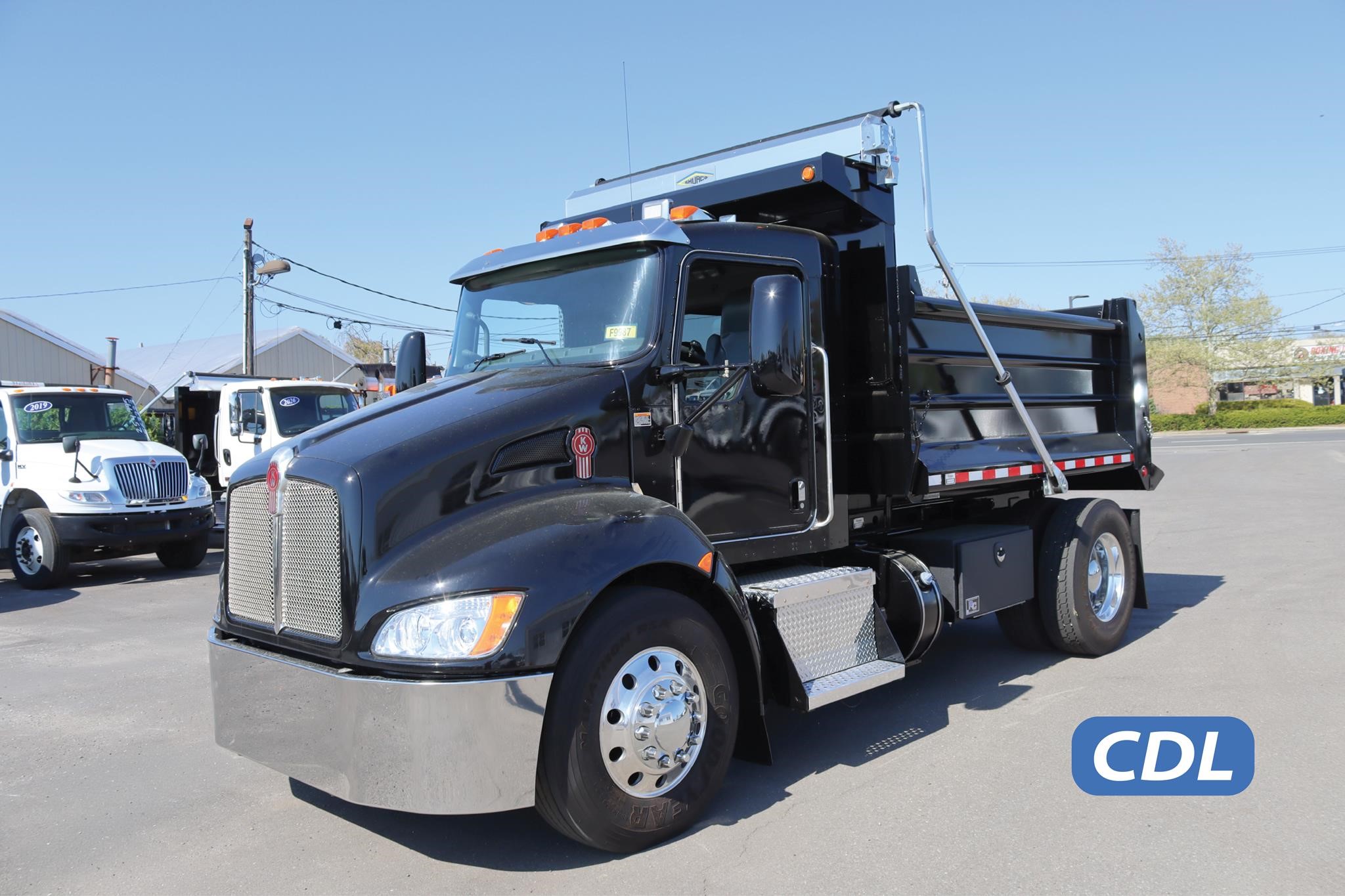 2018 KENWORTH T370 - image 1 of 6