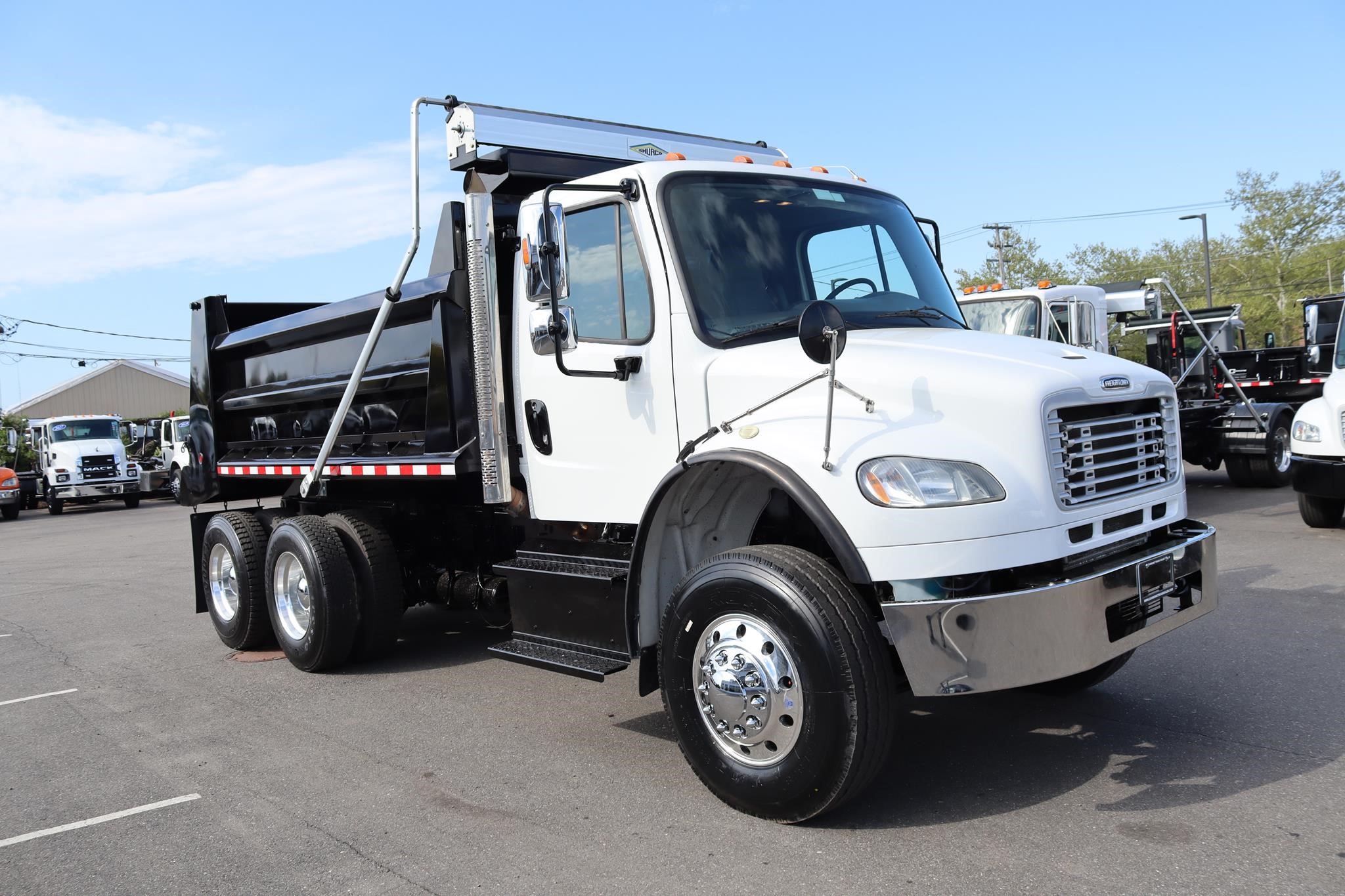 2016 FREIGHTLINER BUSINESS CLASS M2 106 - image 5 of 6