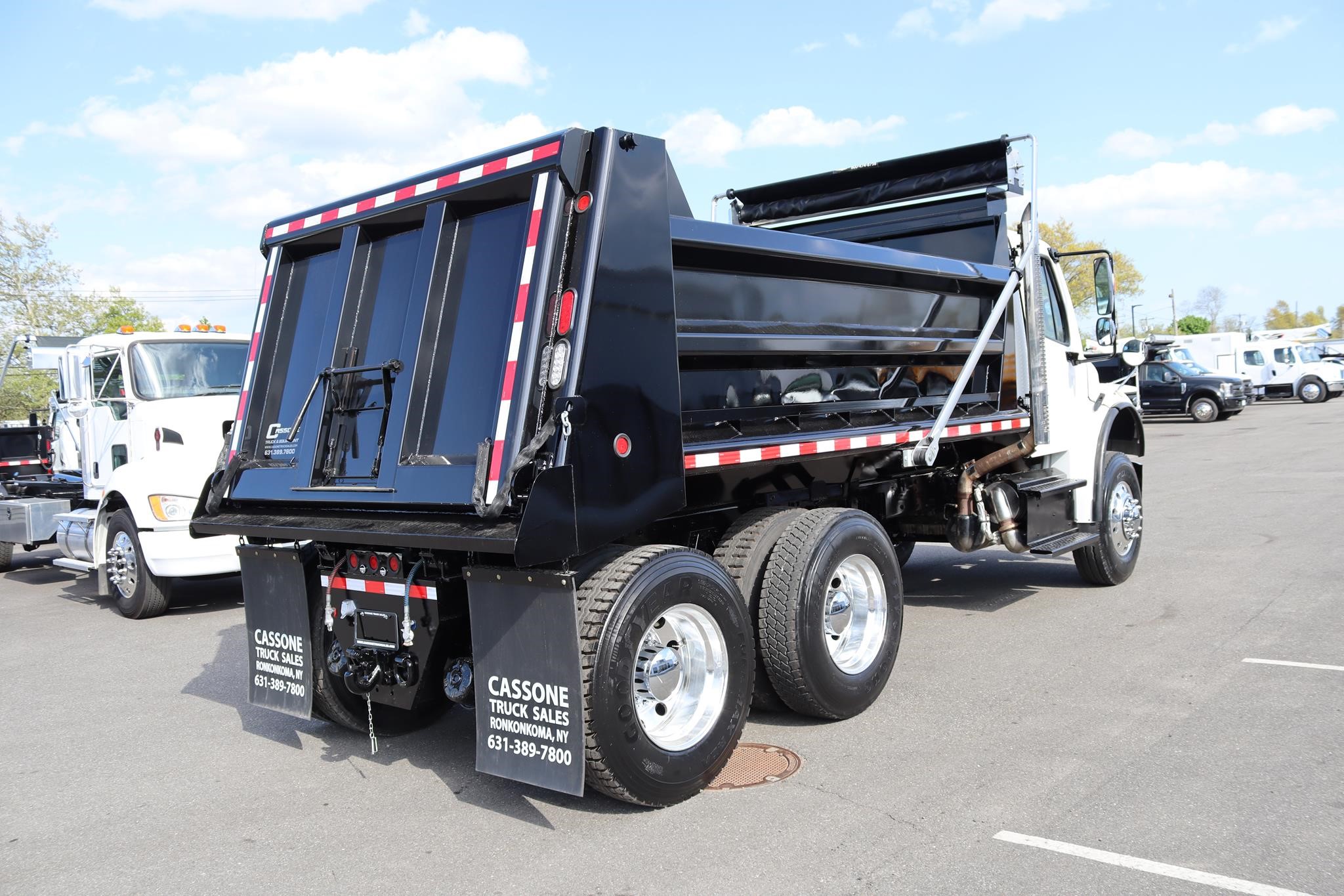 2016 FREIGHTLINER BUSINESS CLASS M2 106 - image 4 of 6