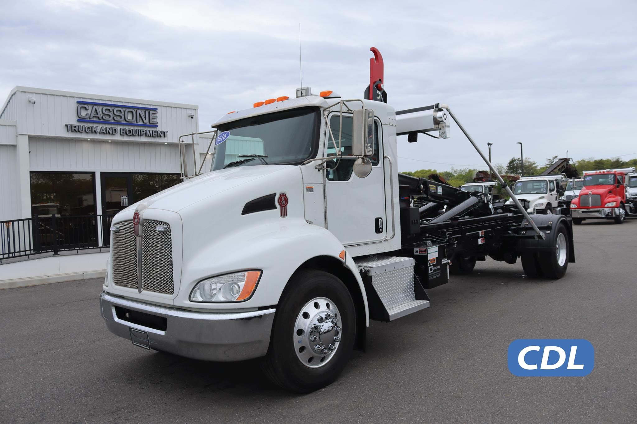 2016 KENWORTH T370 2016 KENWORTH T370 - image 1 of 6