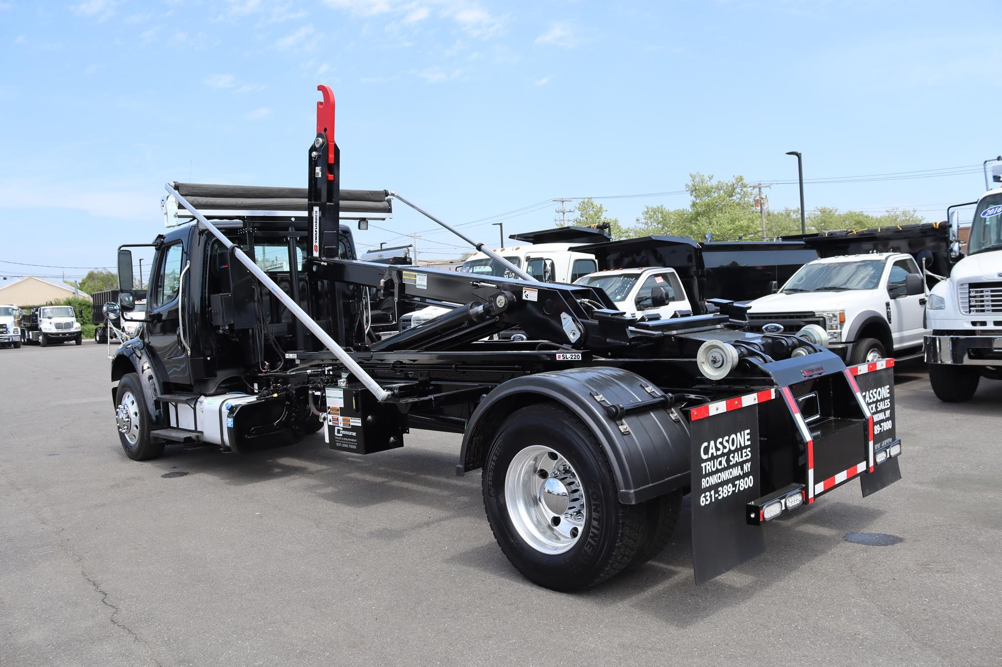 2018 FREIGHTLINER BUSINESS CLASS M2 106 - image 2 of 6