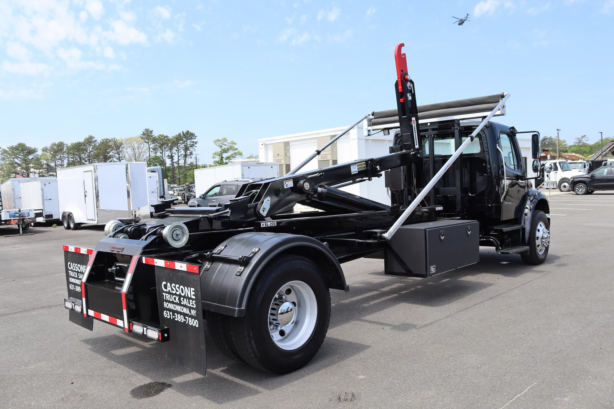 2018 FREIGHTLINER BUSINESS CLASS M2 106 - image 4 of 6