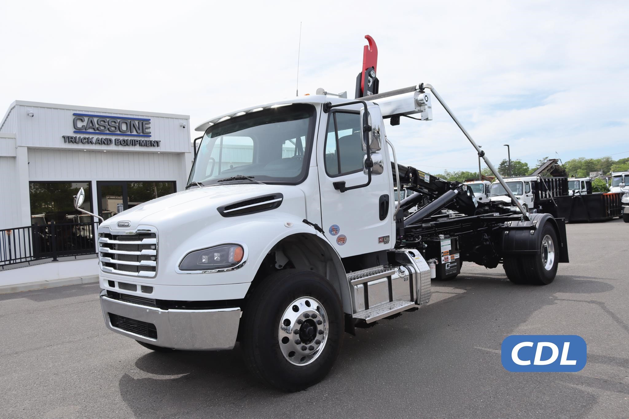 2027 FREIGHTLINER BUSINESS CLASS M2 106 PLUS - image 1 of 6