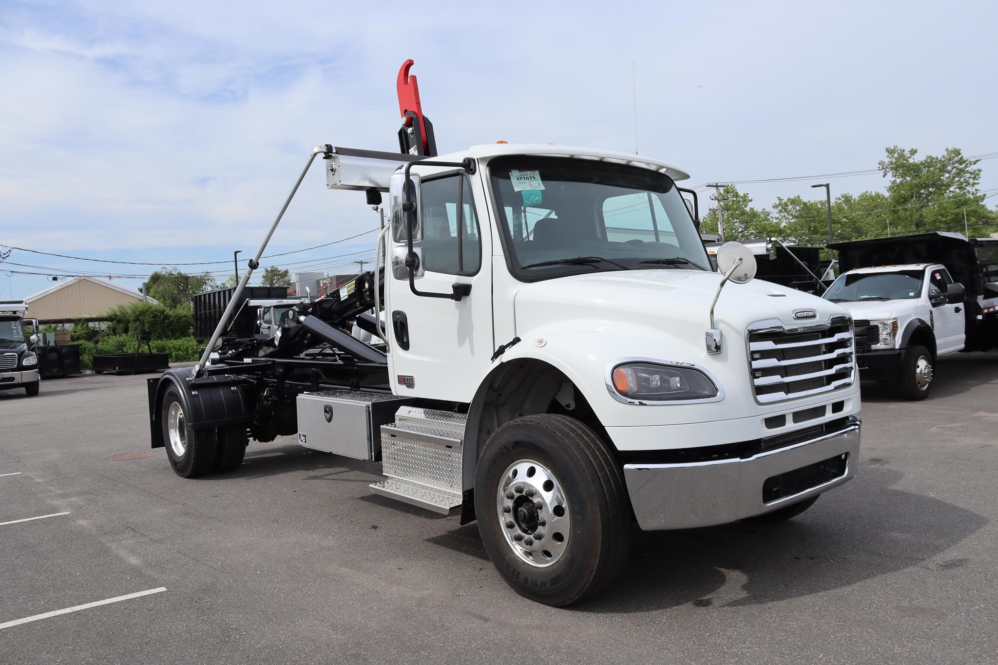 2027 FREIGHTLINER BUSINESS CLASS M2 106 PLUS - image 5 of 6
