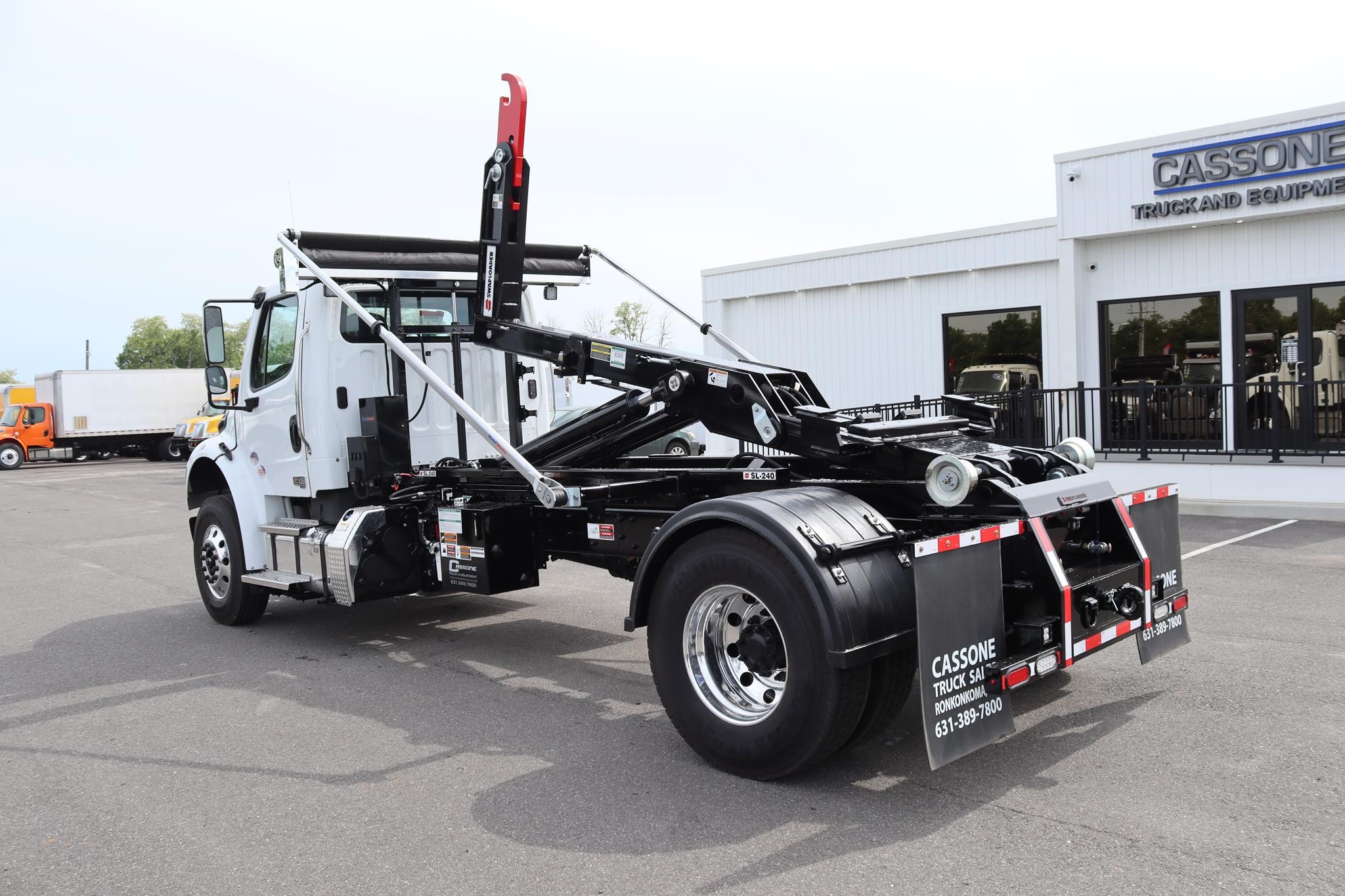 2027 FREIGHTLINER BUSINESS CLASS M2 106 PLUS - image 2 of 6