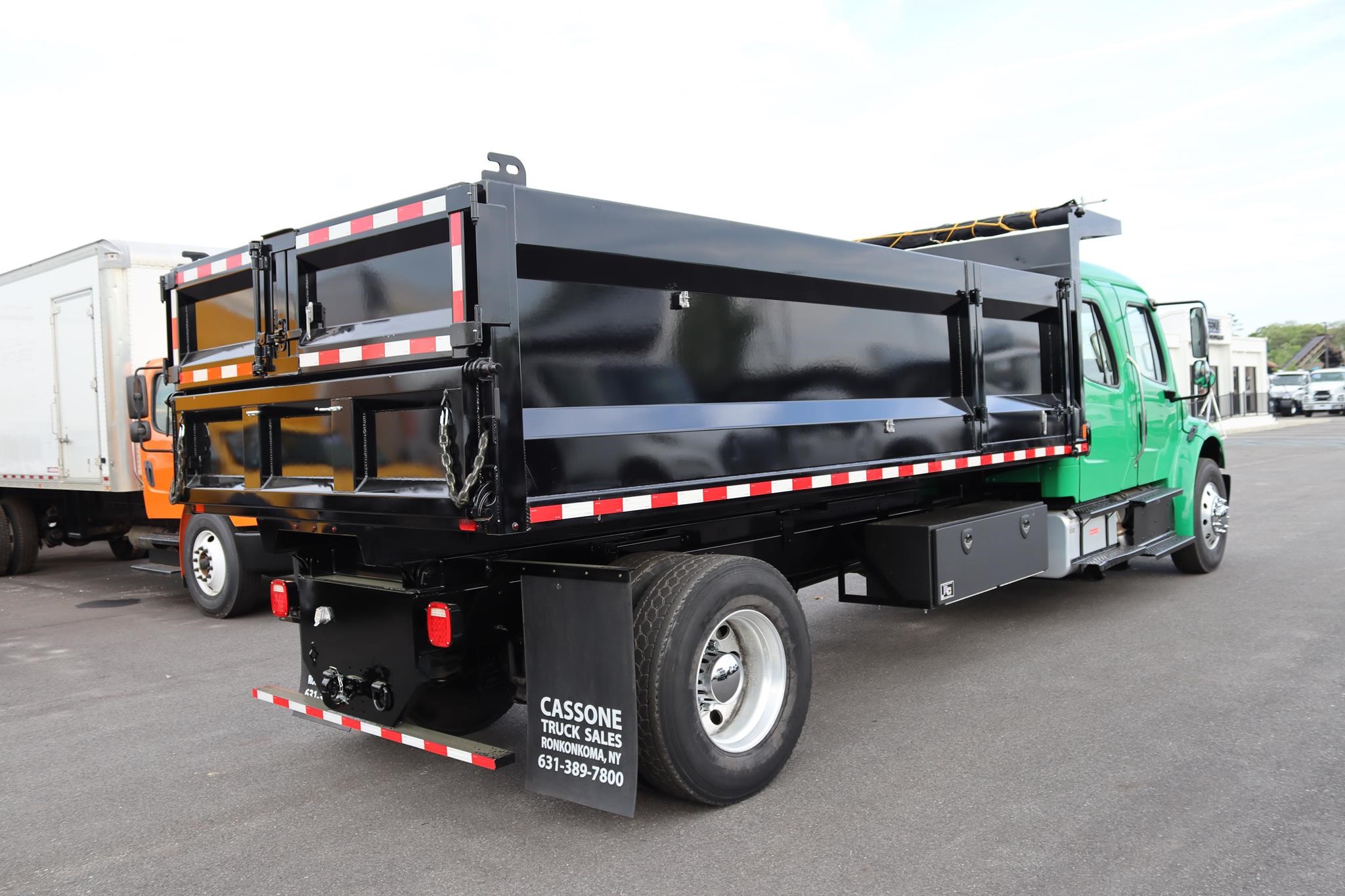 2017 FREIGHTLINER BUSINESS CLASS M2 106 2017 FREIGHTLINER BUSINESS CLASS M2 106 - image 4 of 6