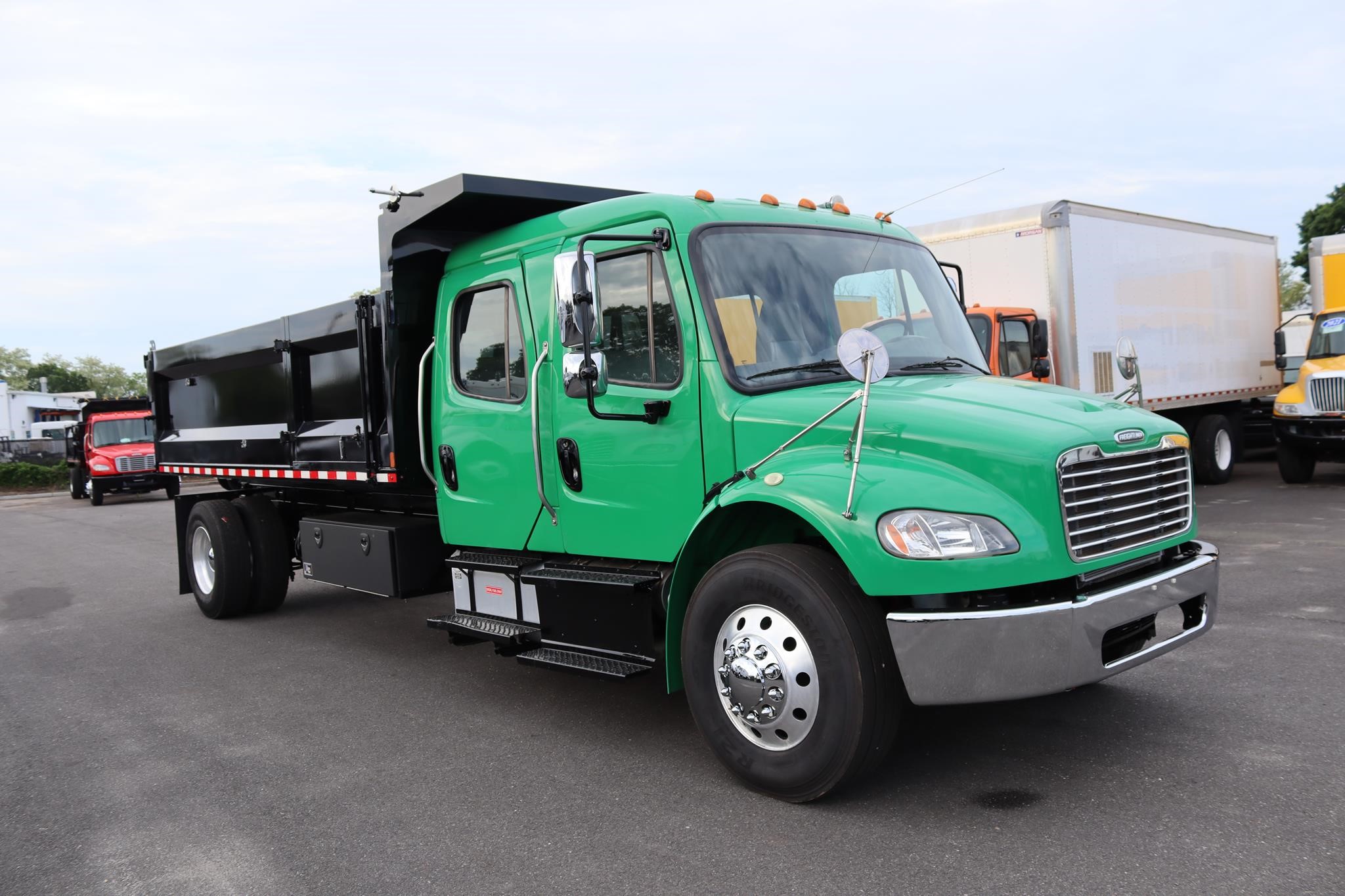 2017 FREIGHTLINER BUSINESS CLASS M2 106 2017 FREIGHTLINER BUSINESS CLASS M2 106 - image 5 of 6