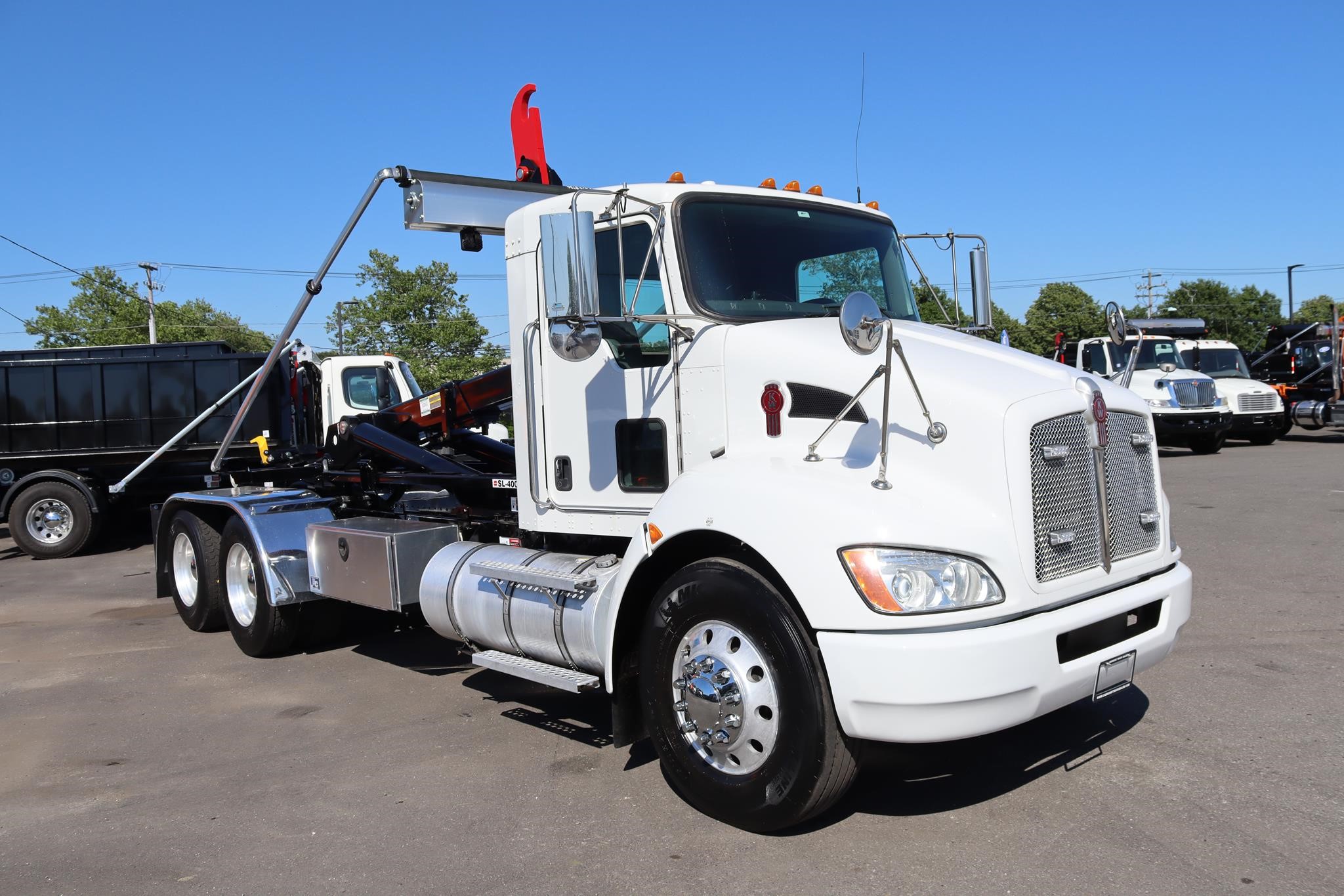 2019 KENWORTH T370 - image 2 of 6