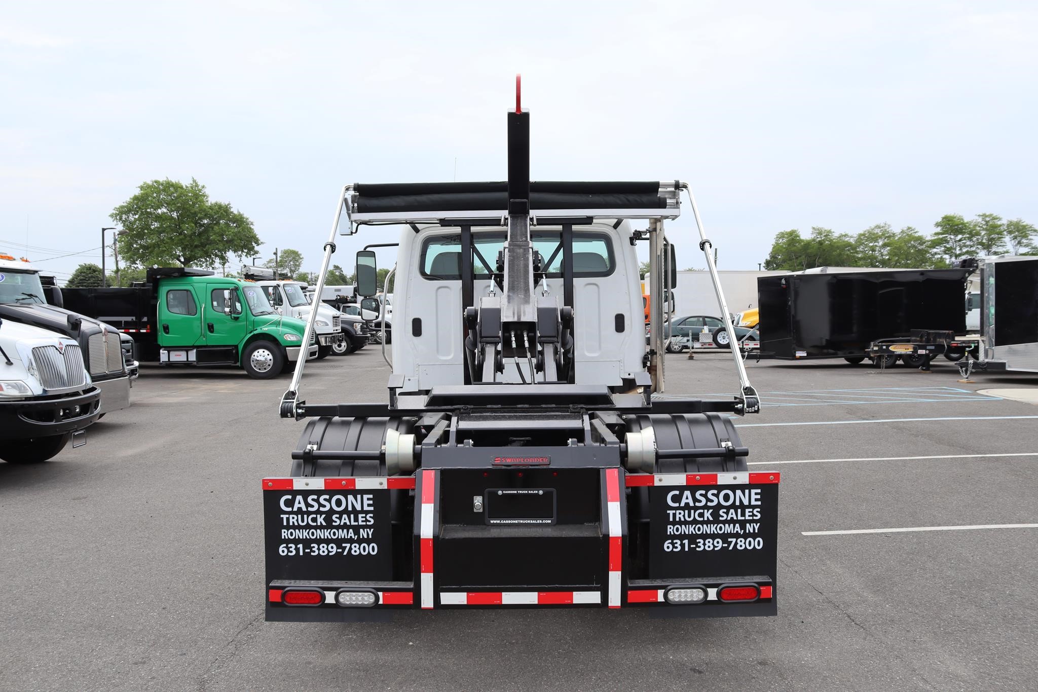 2015 FREIGHTLINER BUSINESS CLASS M2 106 - image 3 of 6