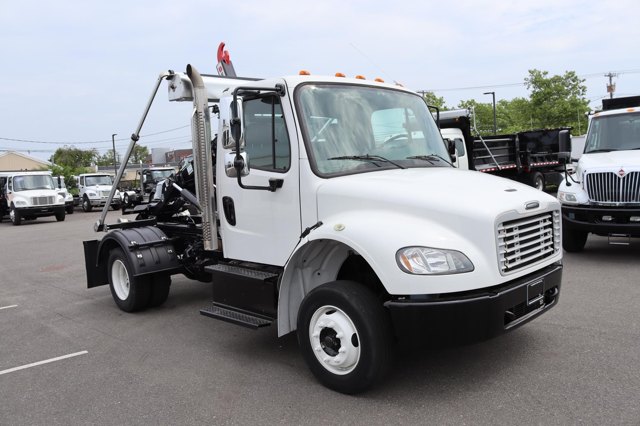 2015 FREIGHTLINER BUSINESS CLASS M2 106 - image 5 of 6